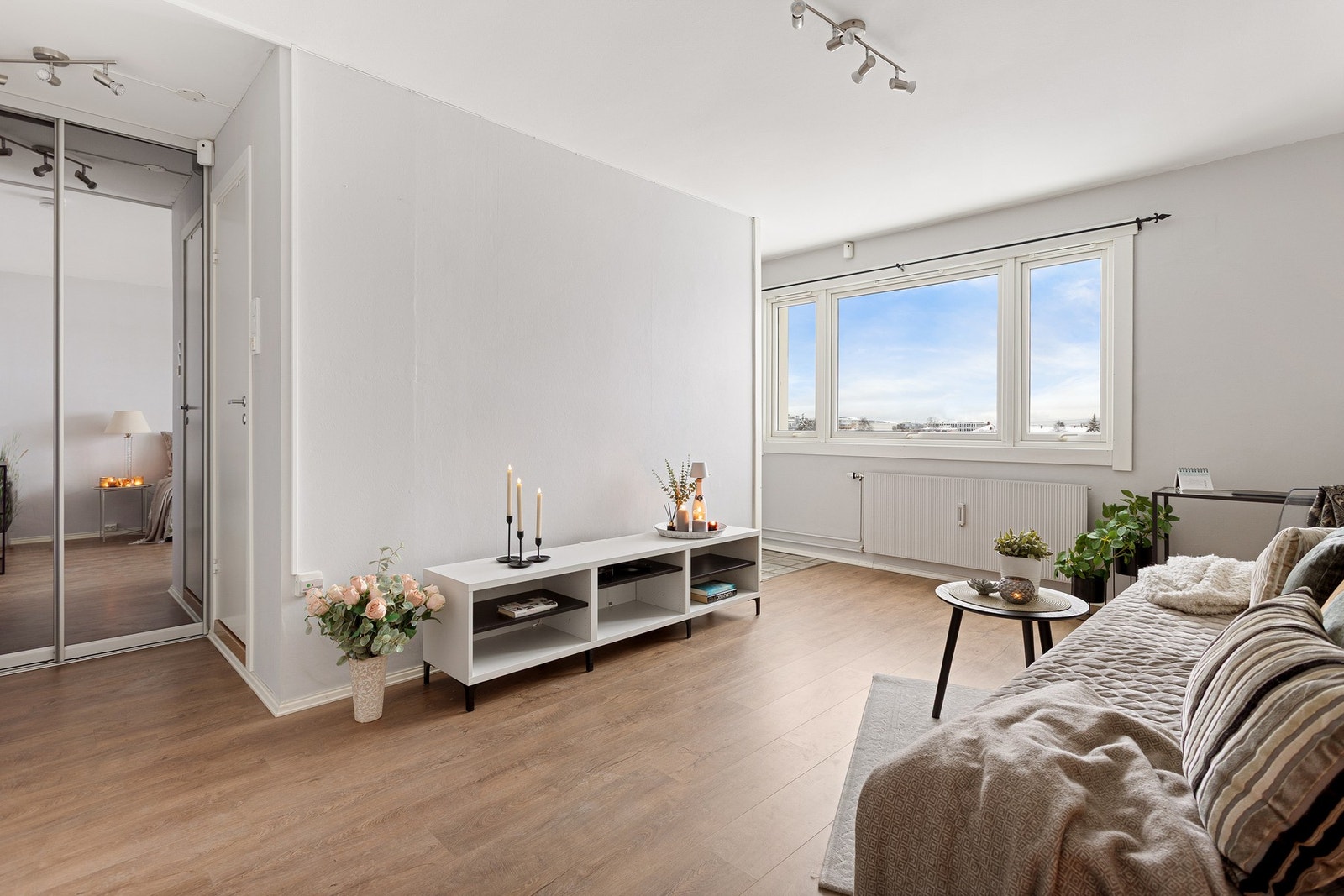 Dette er en lys og arealeffektiv 1-roms leilighet med gode innredningsmuligheter. Galleribilde