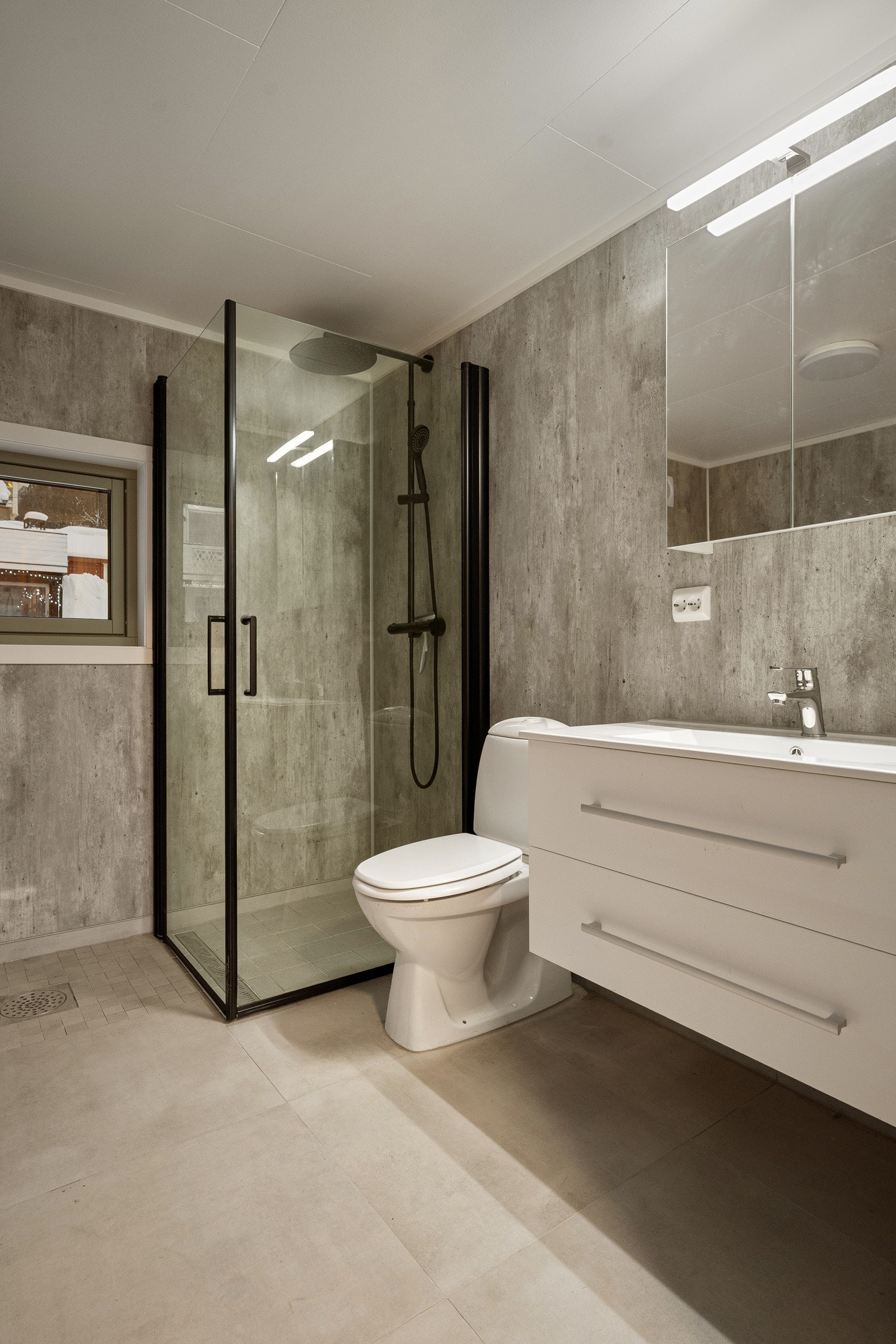 Innbydende baderom med lekre detaljer.