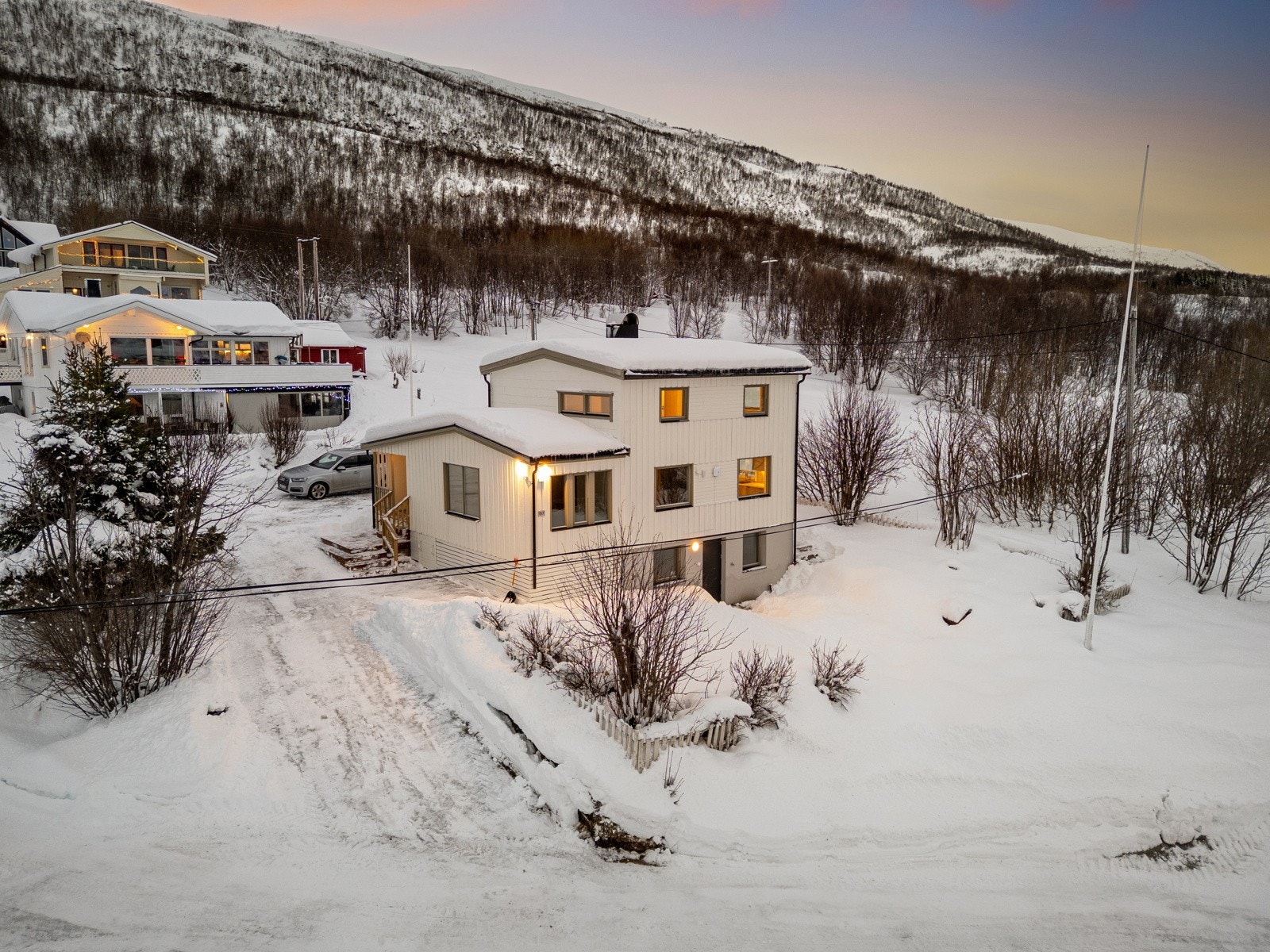 Trivelig enebolig i rolig område med kor vei til flotte friluftsområder.