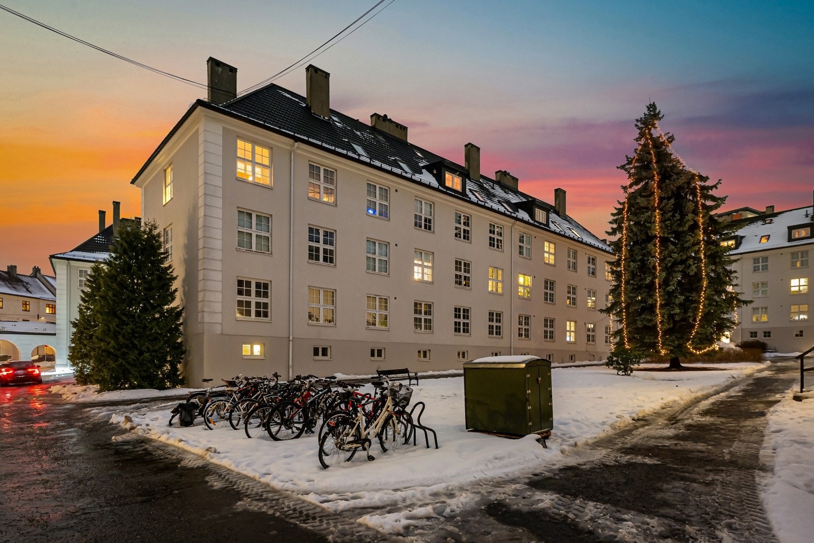 Felles sykkelparkering. Galleribilde