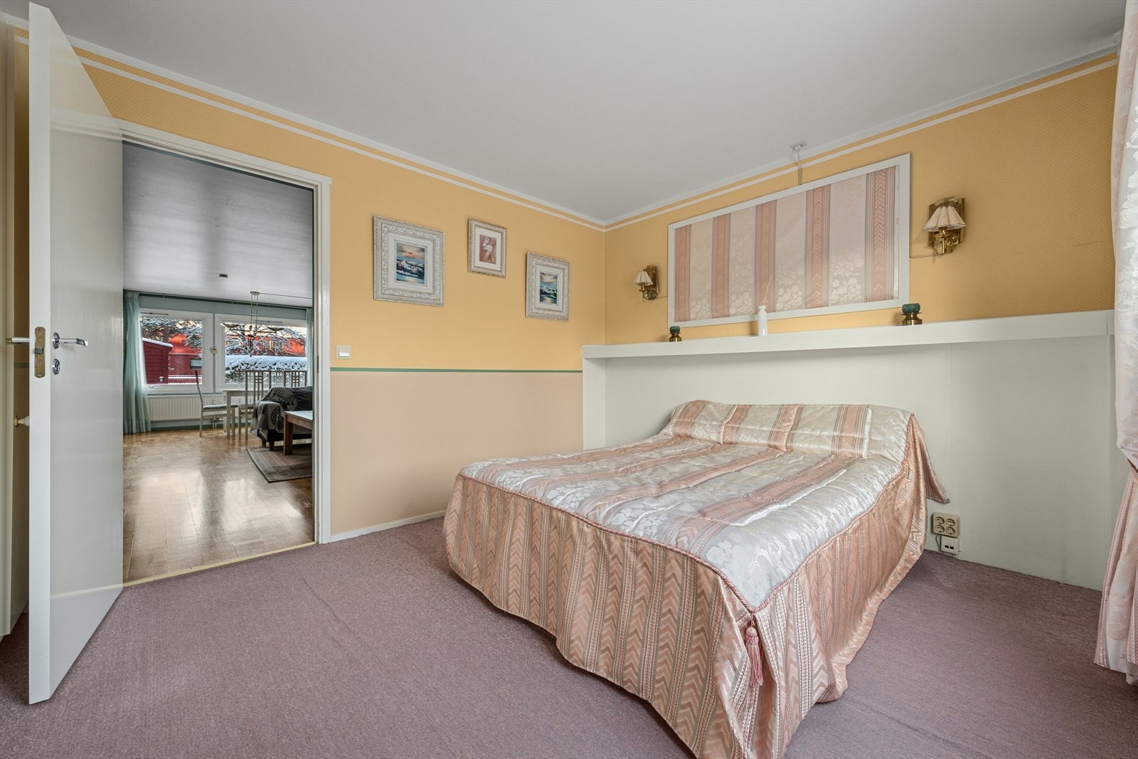 Praktisk planløsning og adkomst fra stue Galleribilde