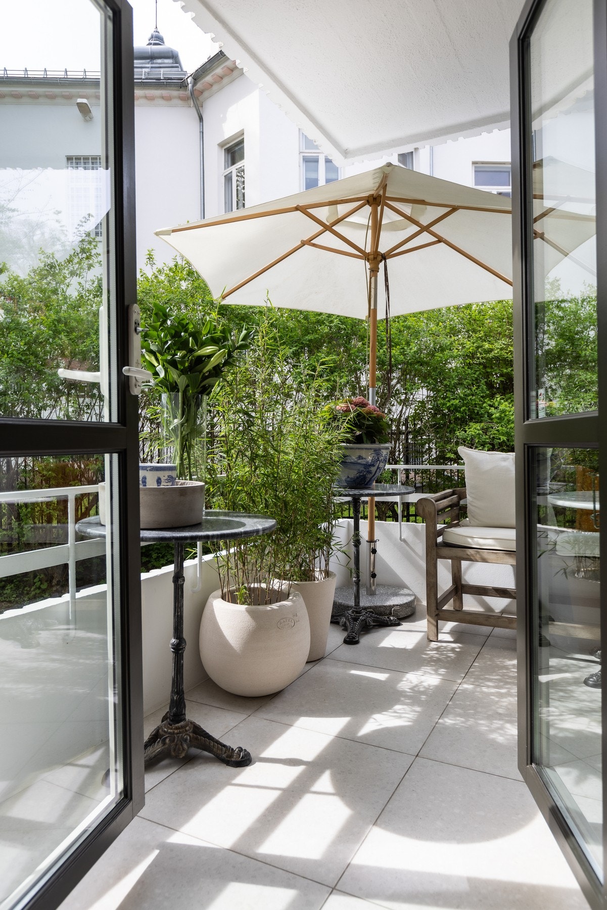 Solrik balkong Galleribilde