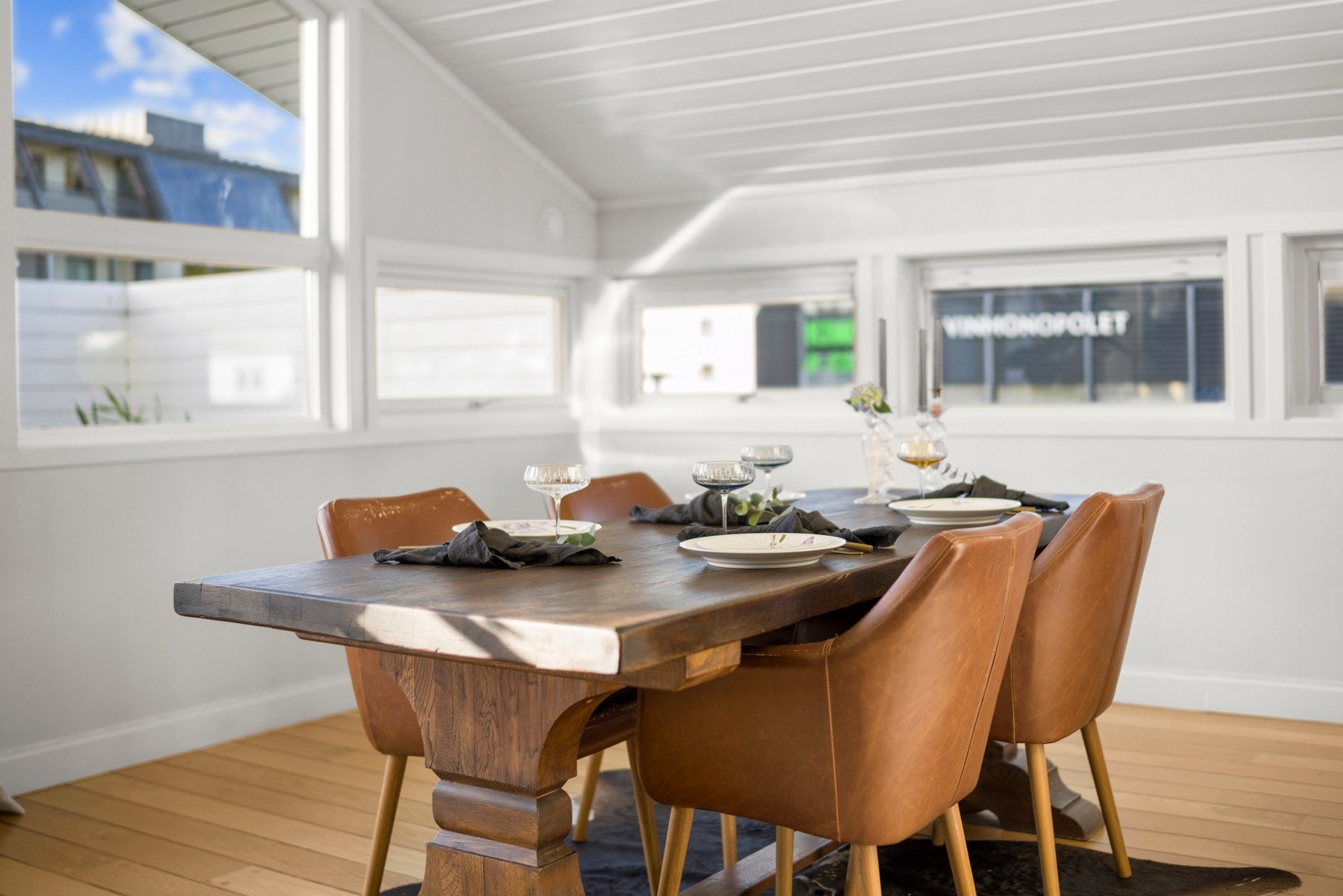 God plass til spisegruppe og langbord ved behov. Galleribilde