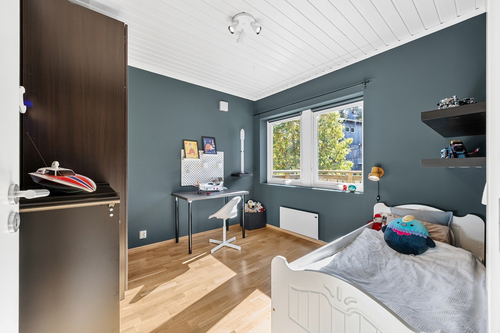 Soverommet har en god størrelse og passer utmerket som barnerom. Galleribilde