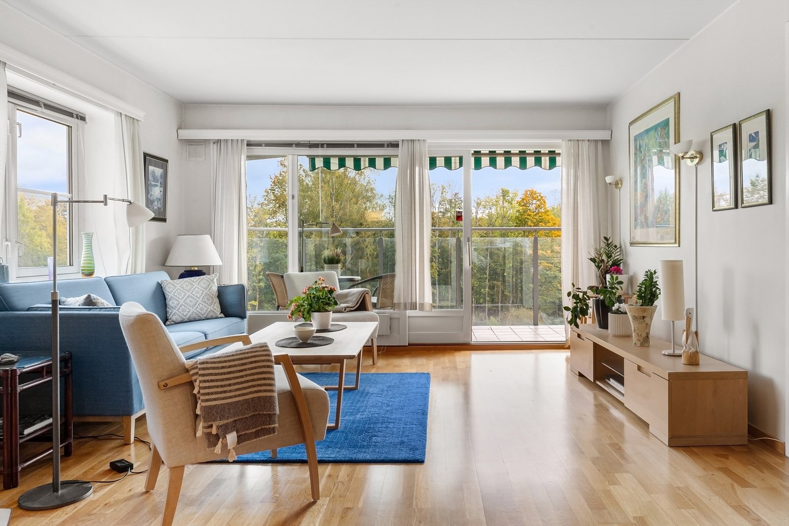 Utgang fra stuen til den fine balkongen Galleribilde