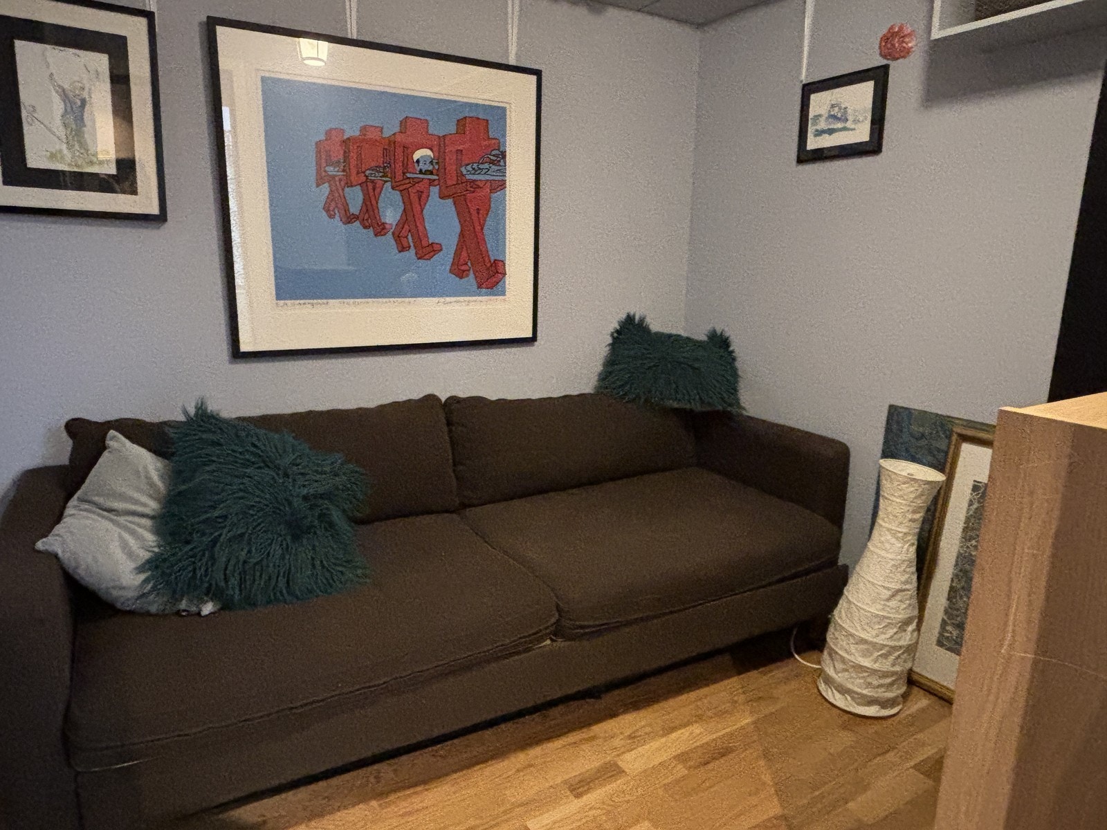 Soverom ved entrè. Møblert med sovesofa. Galleribilde