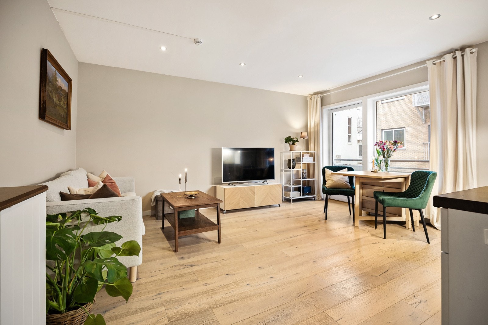 Godt lysinnslipp og fransk balkong. Galleribilde