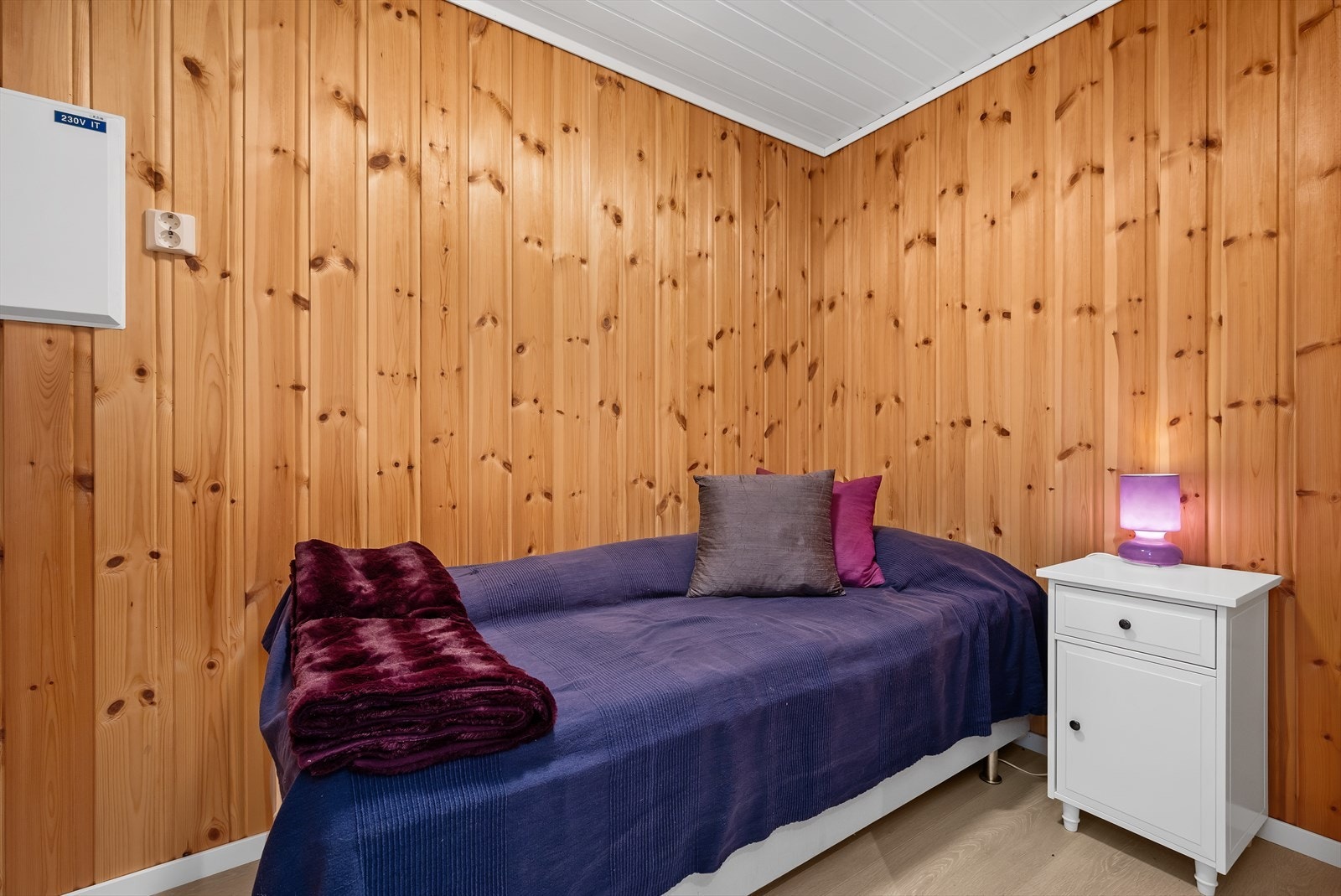 Bod ved inngangsparti er innredet som hyttens tredje soverom. Galleribilde