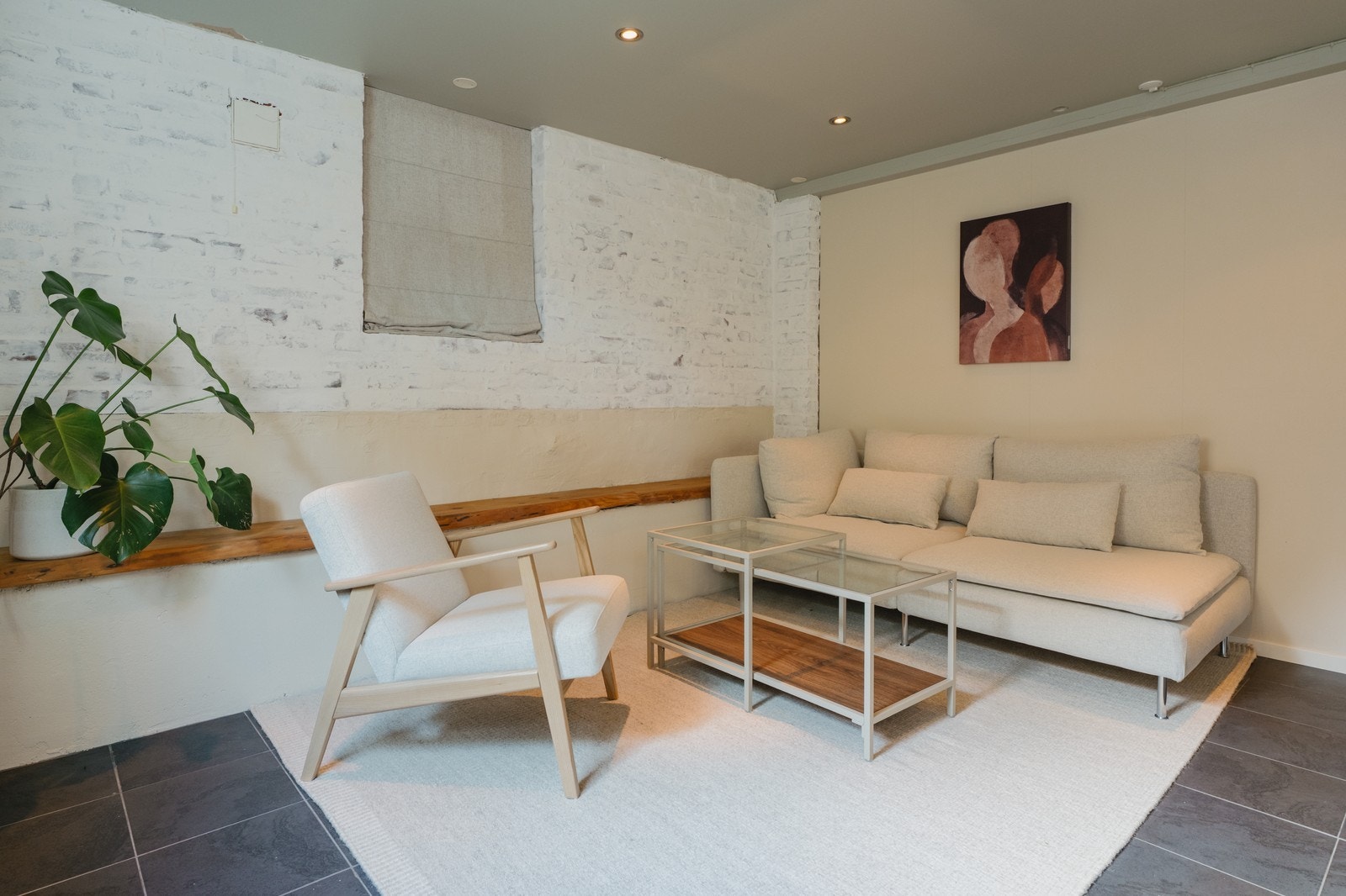 Stuen er lys og romslig Galleribilde