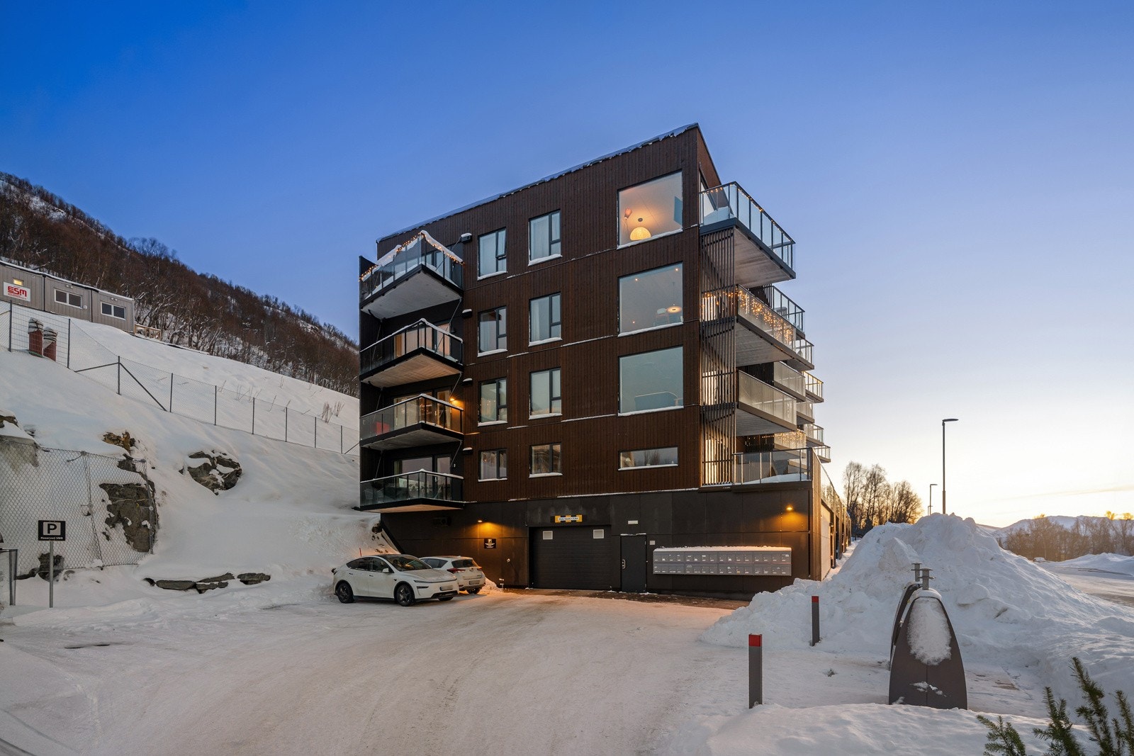 Her bor du i etterspurt område med lave felleskostnader, gode kollektivforbindelser og nærhet til flotte turområder. Galleribilde