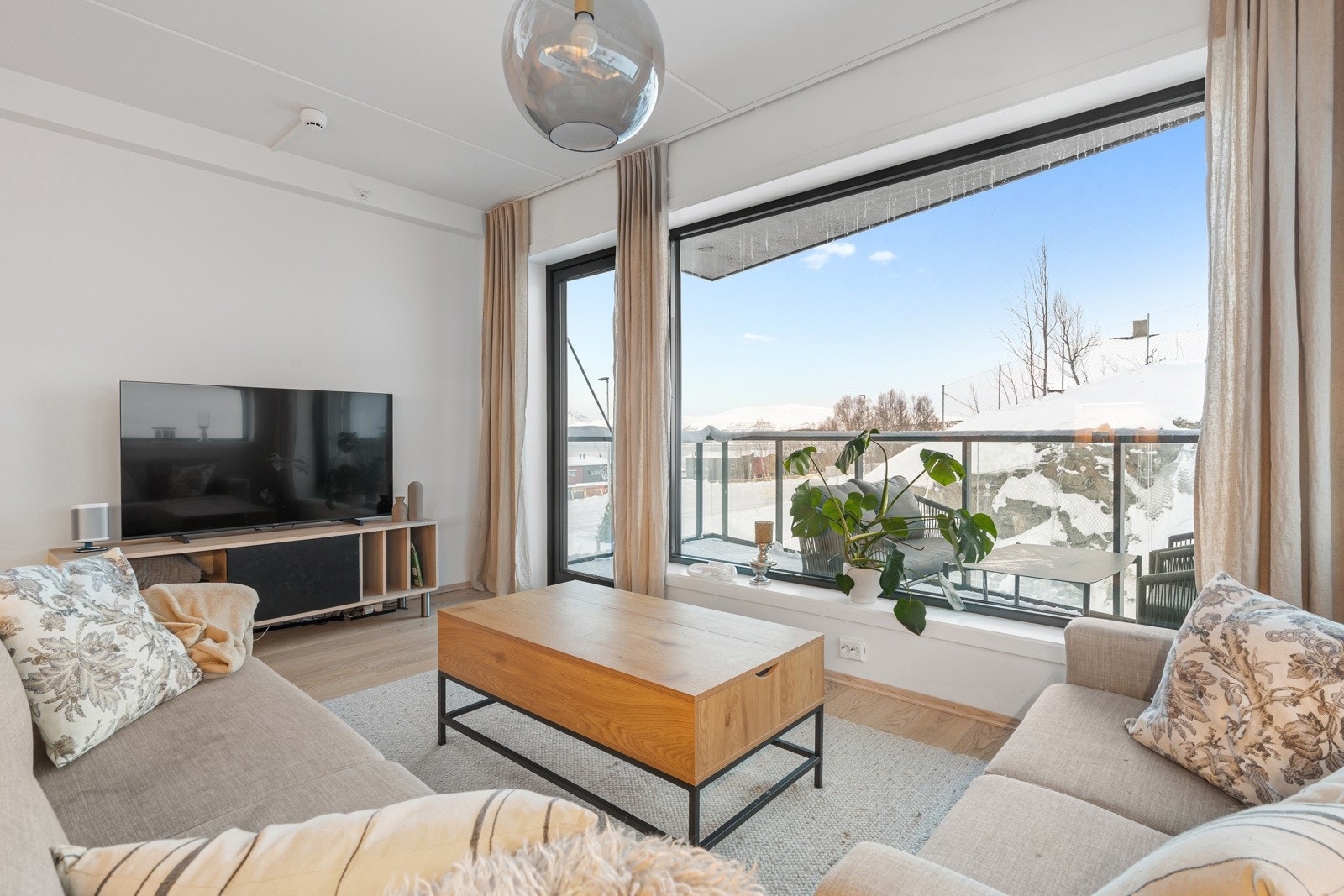 Velkommen til Solstrandvegen 350 - Presentert av Anders Karlstrøm! Galleribilde