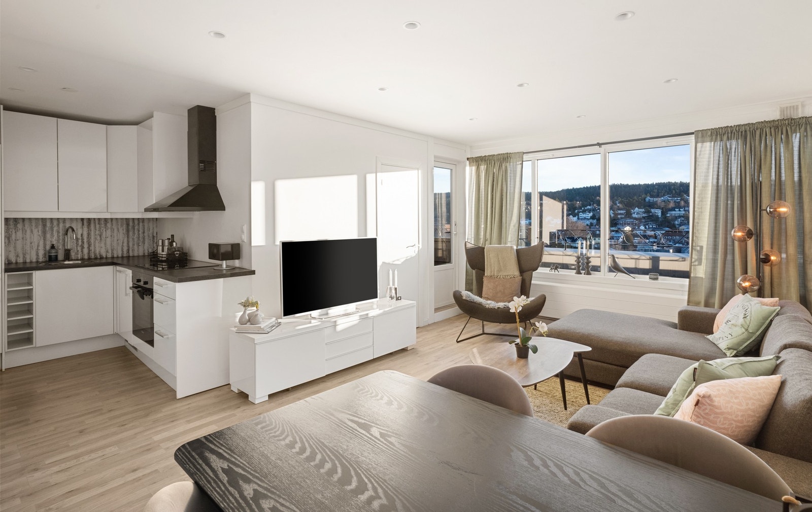 Velkommen til Nåkkves vei 3 - En lys og åpen 2- roms leilighet med innglasset balkong Galleribilde