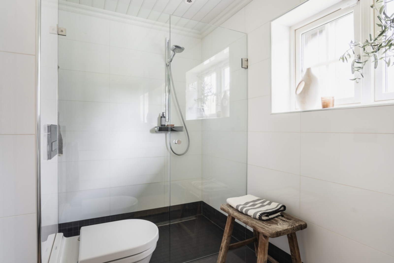 Flislagt baderom med varmekabler. Galleribilde