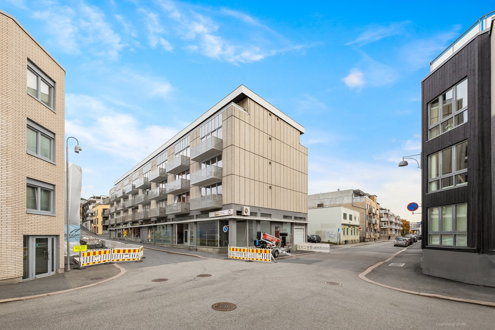 Gateparkering etter gjeldende bestemmelser. Galleribilde