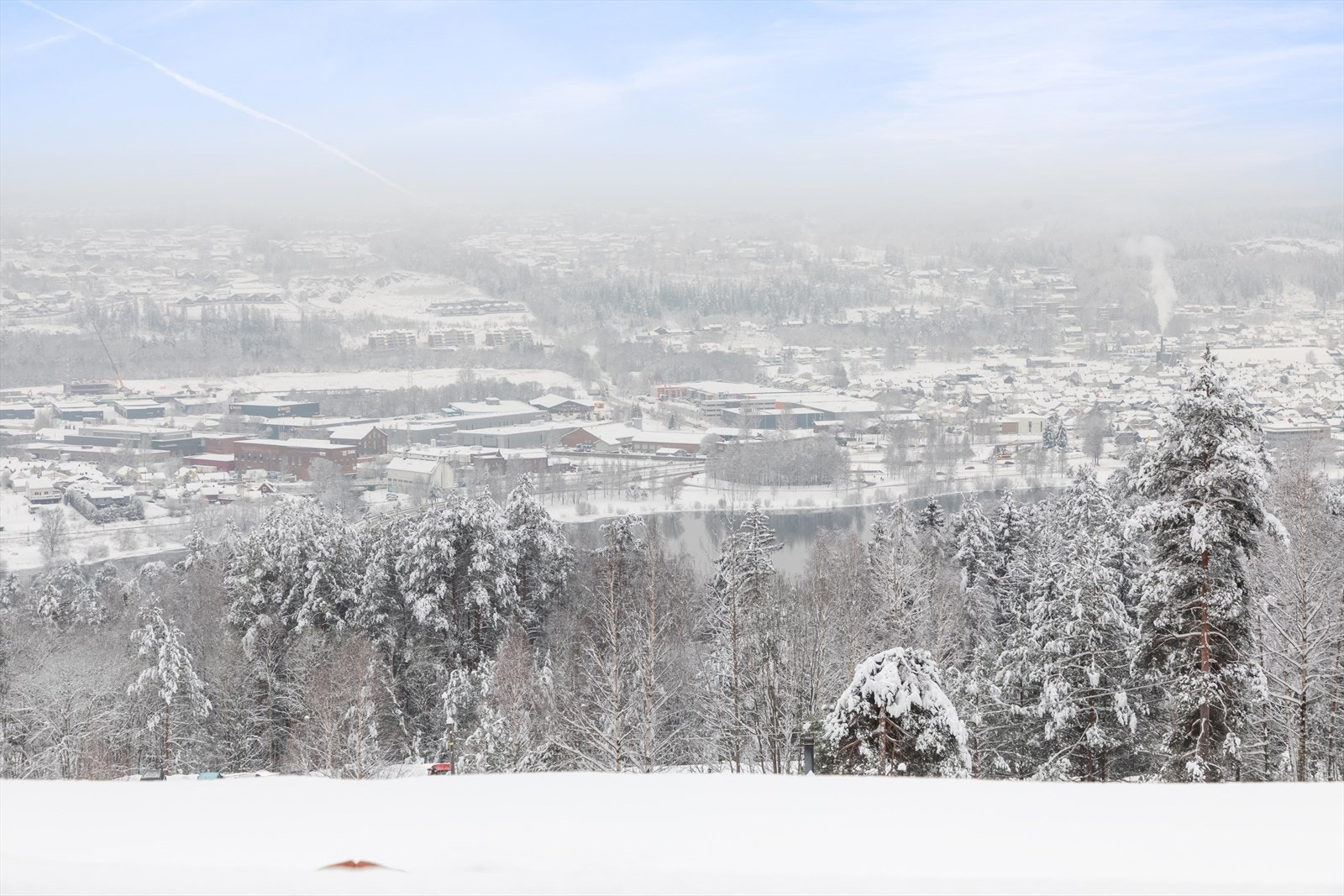 Dette er en lys og fin terrasseleilighet med flott utsikt, beliggende i rolige omgivelser på Stenseth Galleribilde
