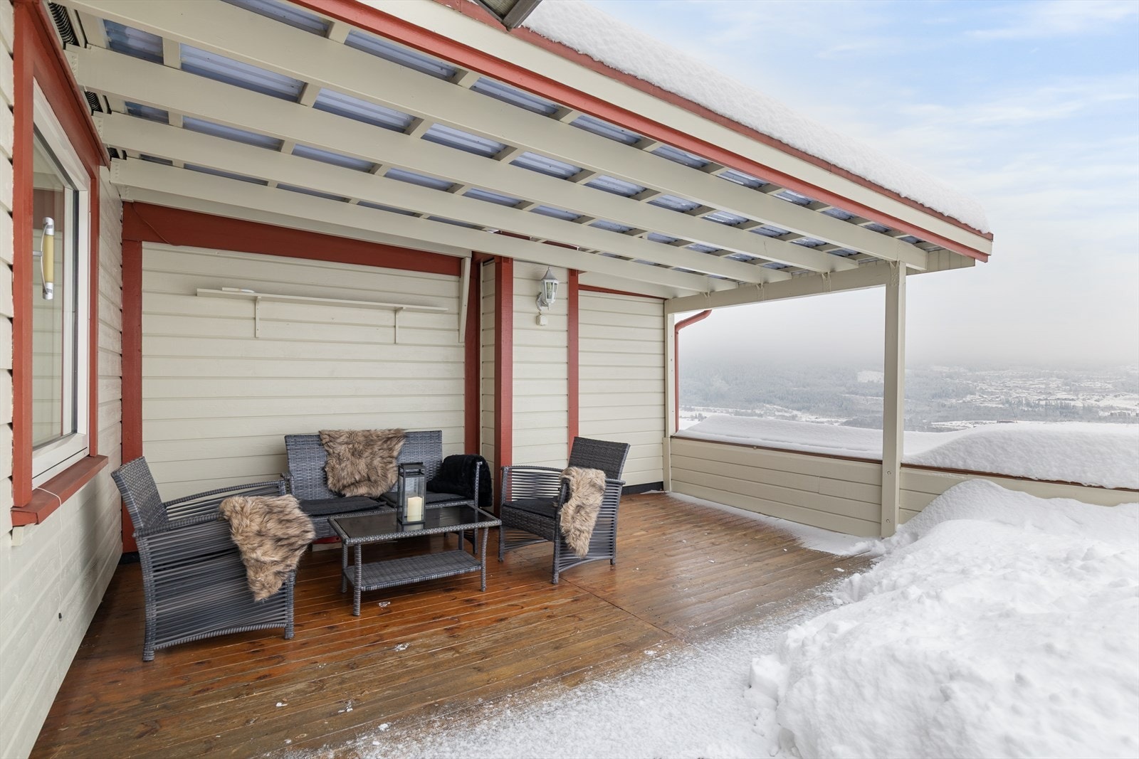 God plass for utemøblement Galleribilde