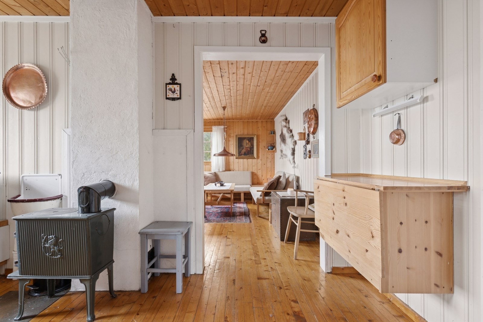 Sjarmerende detaljer og praktiske løsninger som understreker den ekte hyttefølelsen. Galleribilde