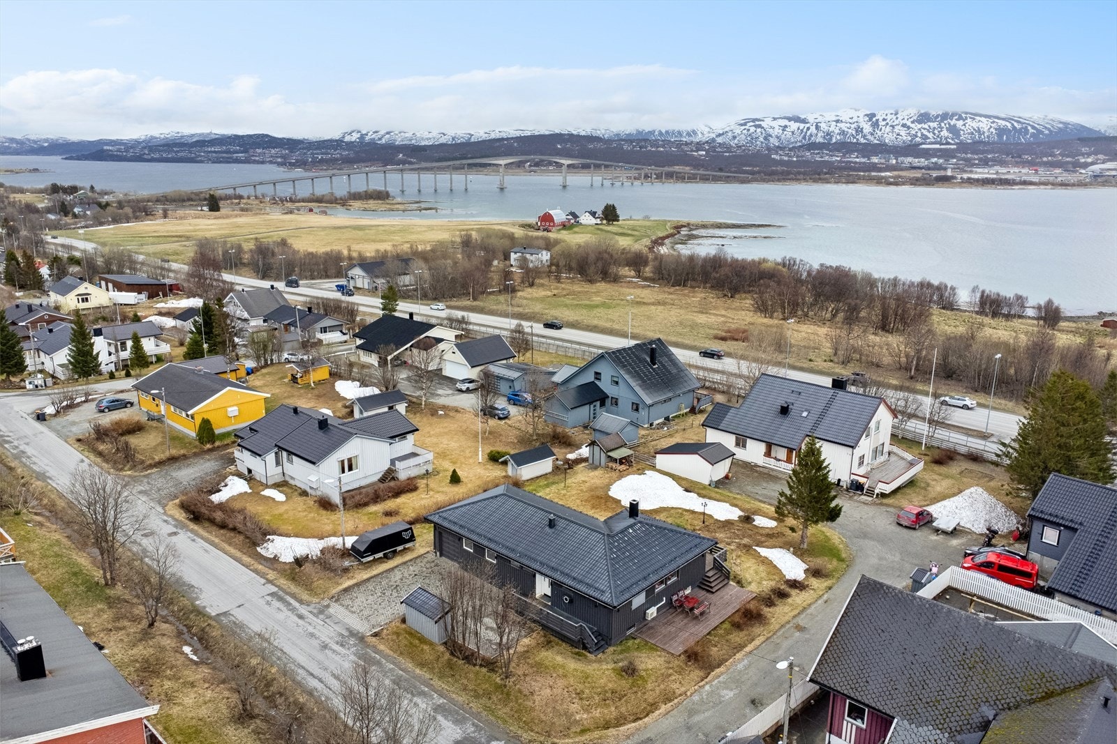 Slettavegen 54 presenteres av DNB Eiendom ved Kristina Aagaard Johansen Galleribilde