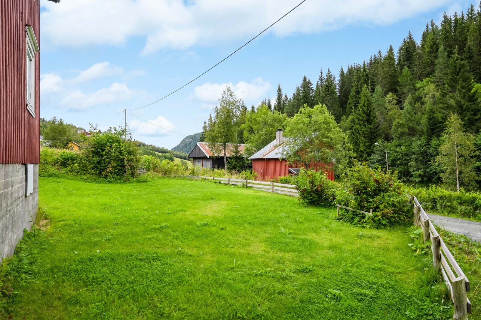 Eiet tomt på 1380 kvm. Galleribilde