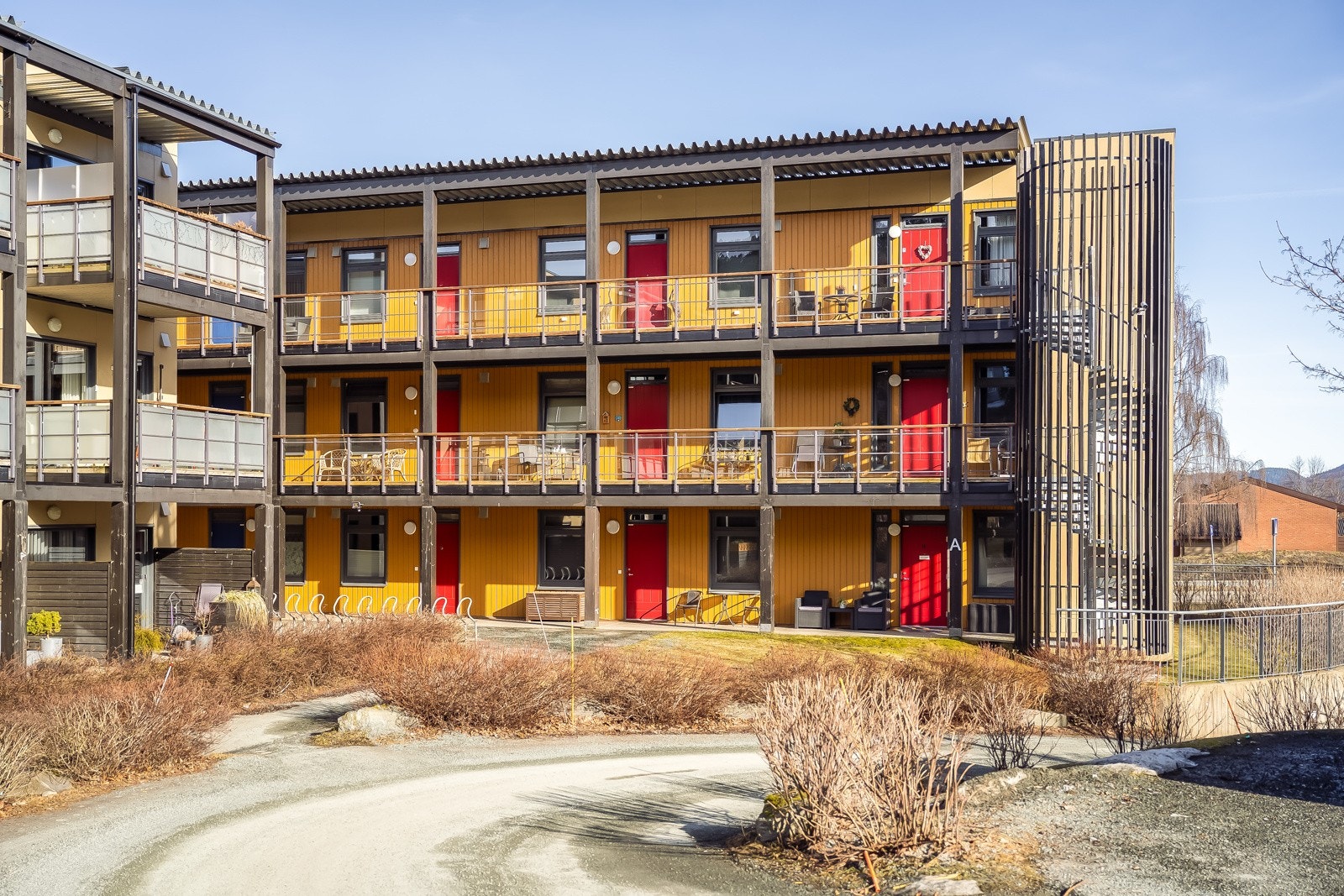 Med leiligheten følger det med egen parkeringsplass i felles garasjeanlegg. Galleribilde