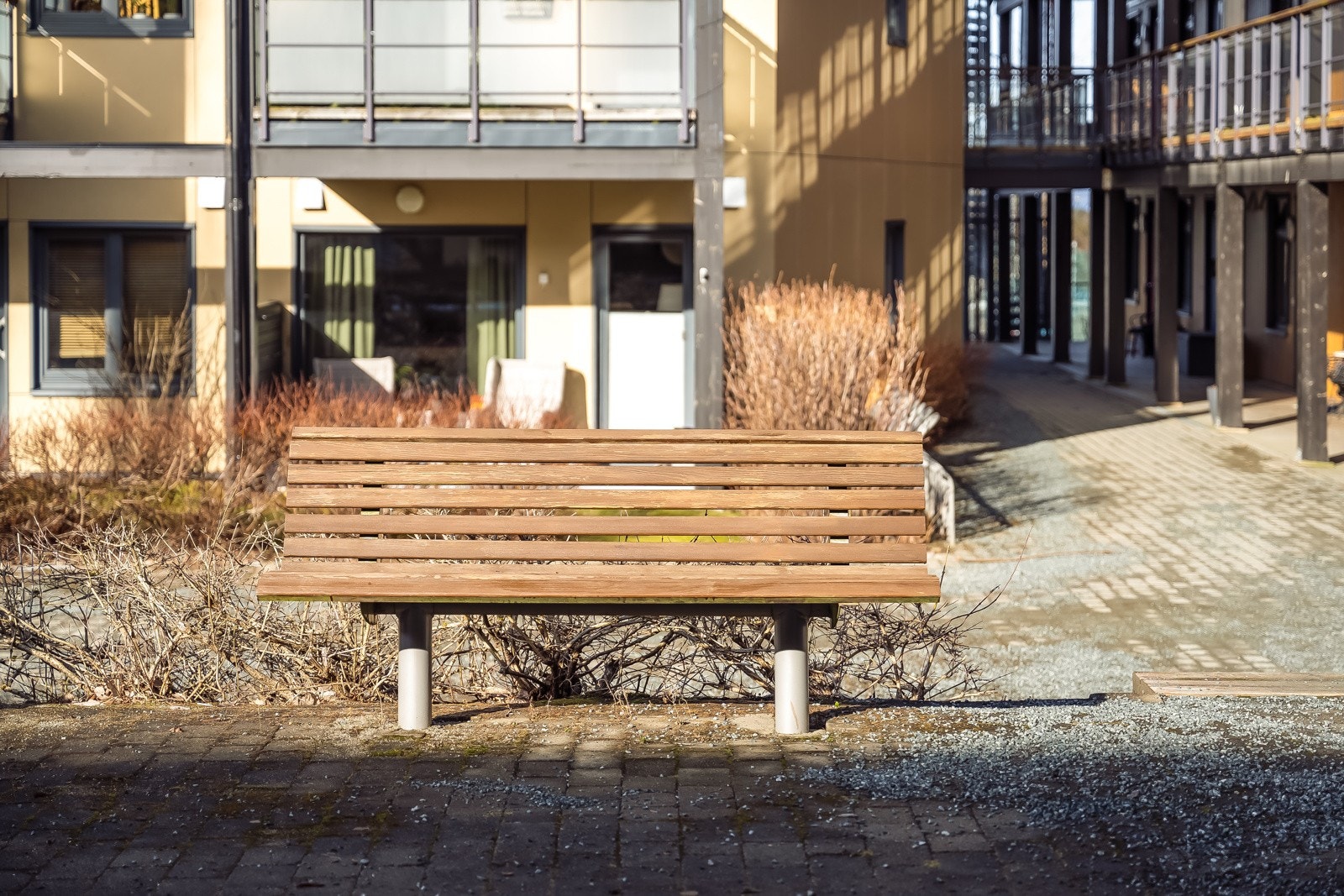Sameiet har flotte uteområder som består av opparbeidede fellesområder med lekestativ, sittegrupper og diverse beplantninger. Galleribilde