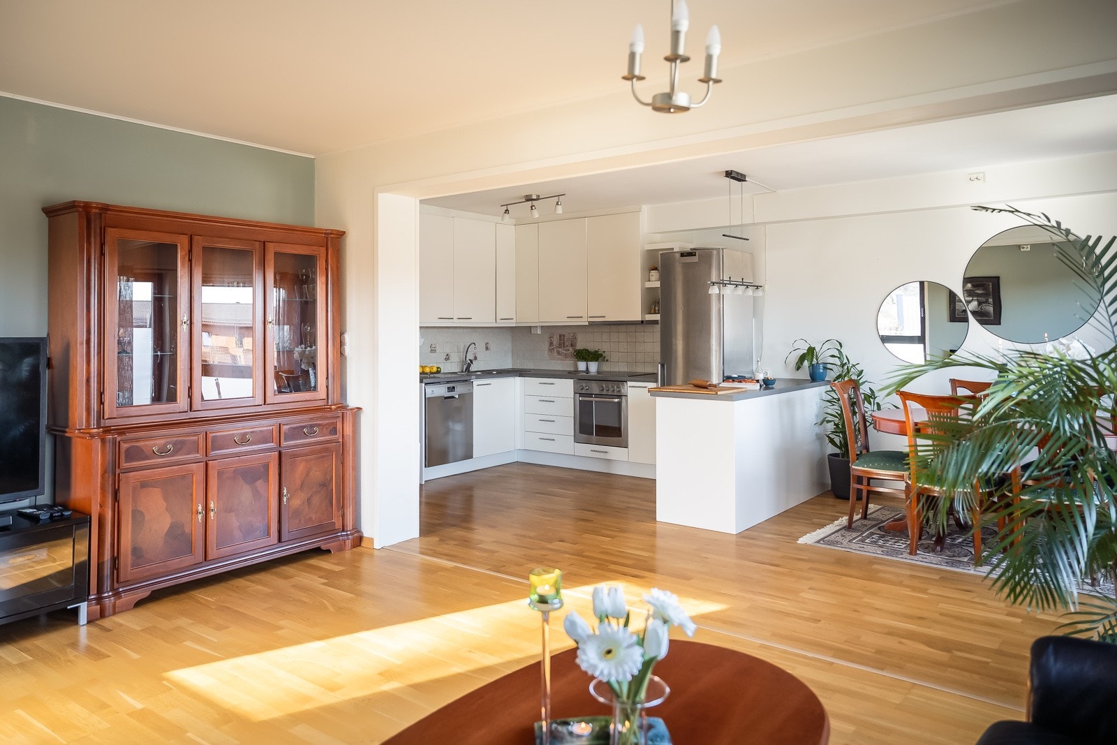 Kabel-tv og internett inkludert i fellesutgiftene. Galleribilde