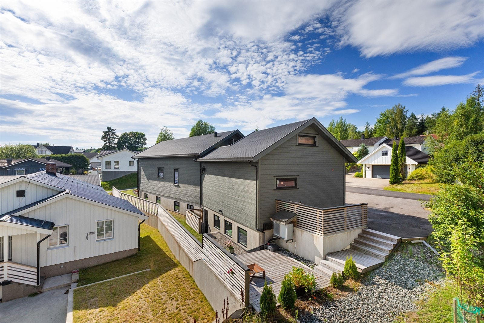 Nedgang og uteplass for hybel beboeren. Galleribilde