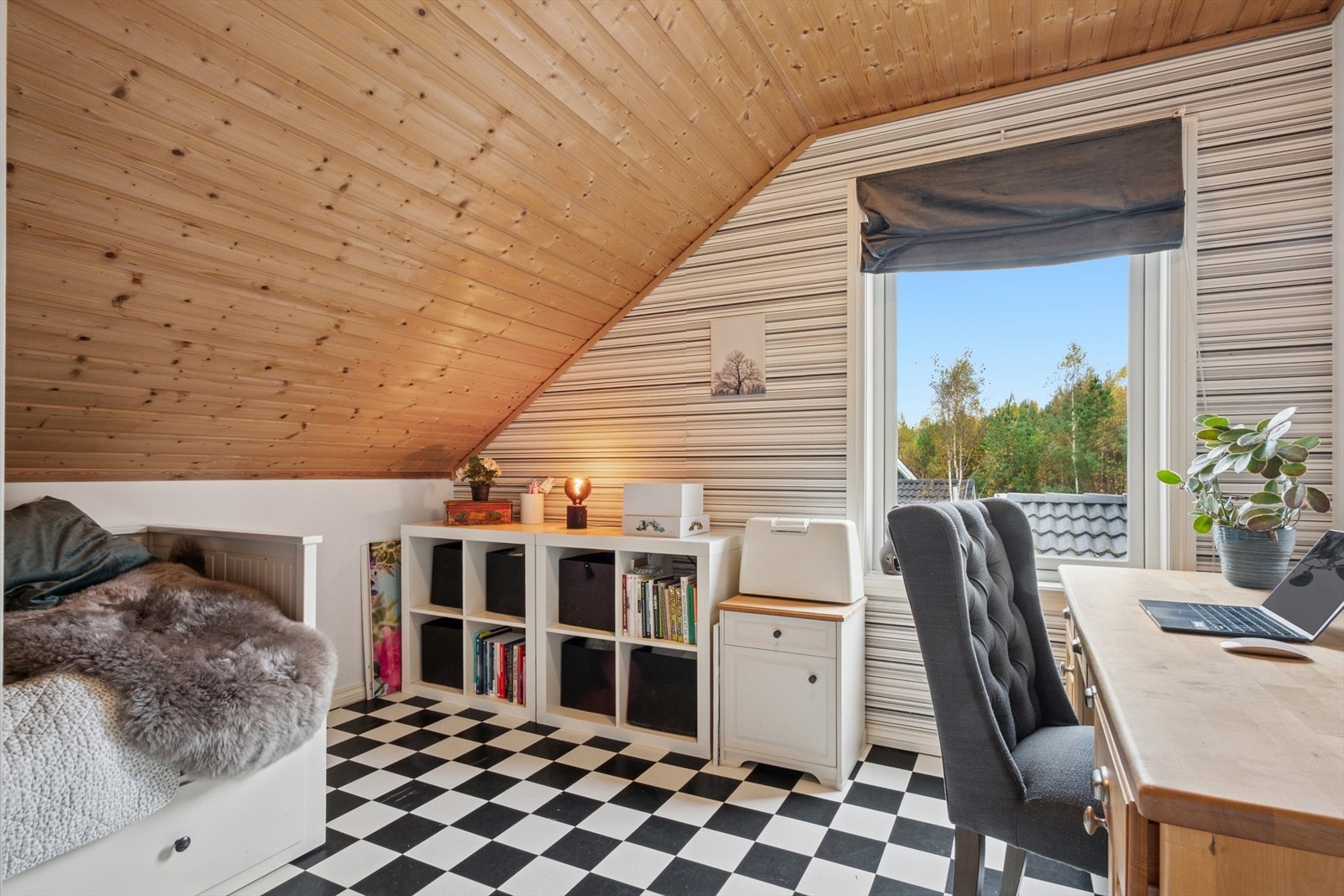 Soverommene kan enkelt tilpasses ulike behov - enten du ønsker kontor, gjesterom eller barnerom, gir planløsningen stor fleksibilitet. Galleribilde