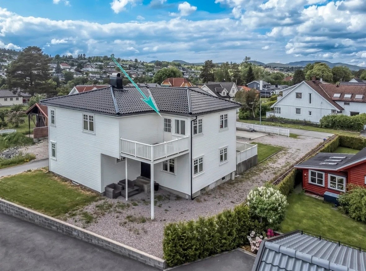 Terrasse tilhørende soverom 3 Galleribilde