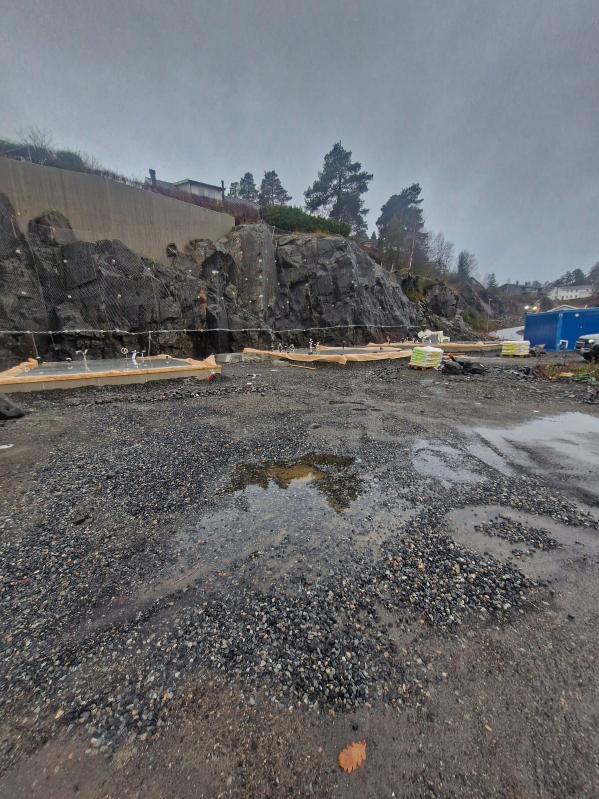 Elementene blir levert i disse dager og snart blir det tette bygg. Galleribilde