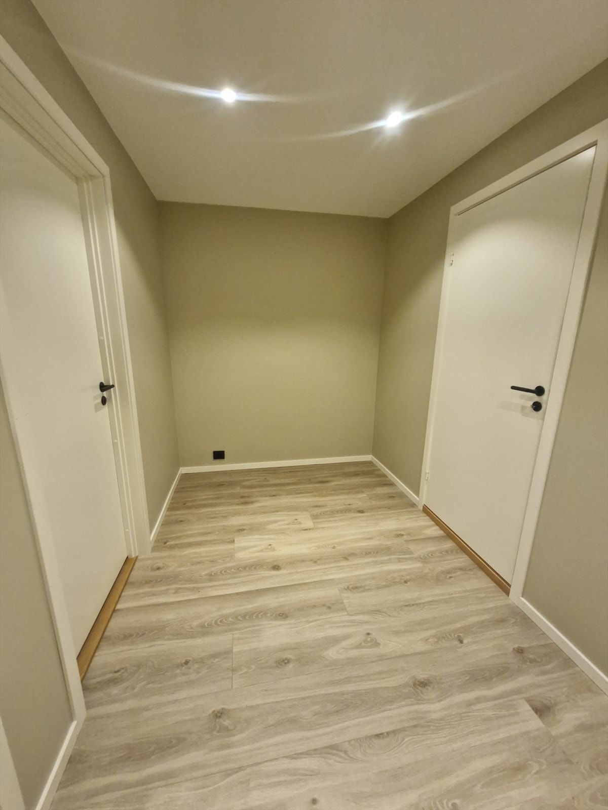 Bilde fra tilsvarende og likt prosjekt som er oppført i Høvåg. Her vises en kundetilpasset og oppgradert levereranse. Galleribilde