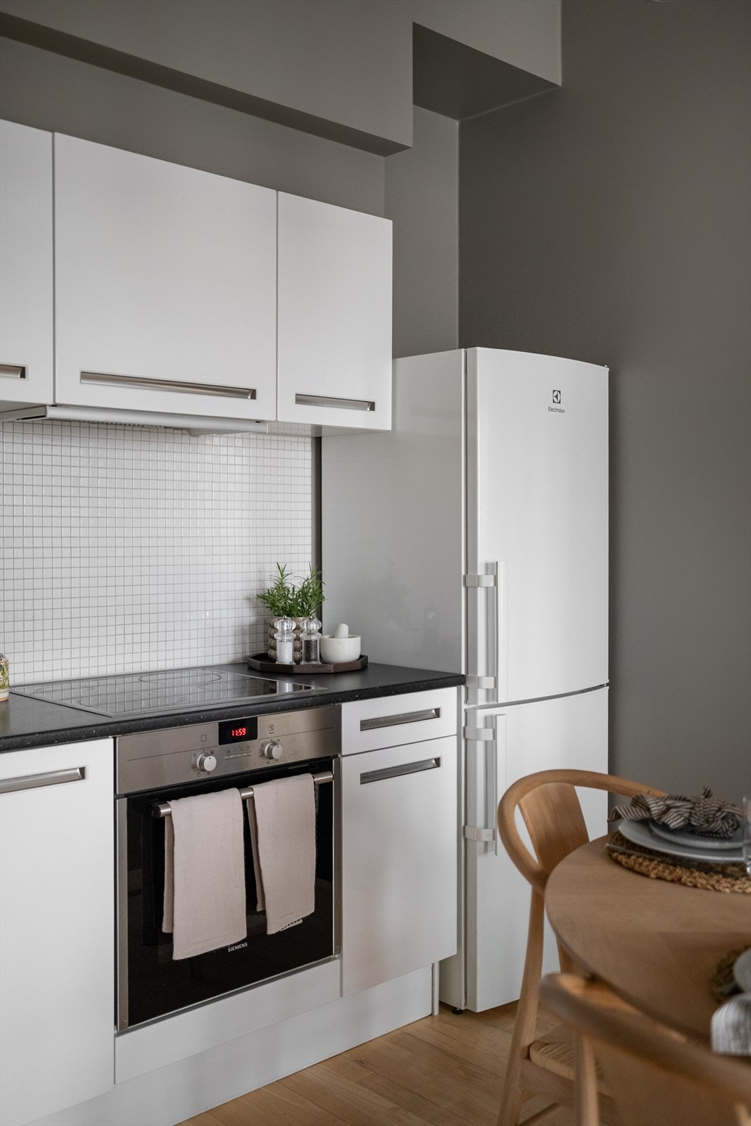 Godt med benk og skapplass. Galleribilde