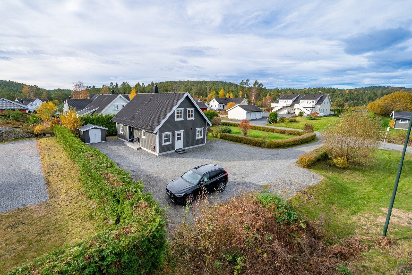 Godt med parkering på egen tomt Galleribilde