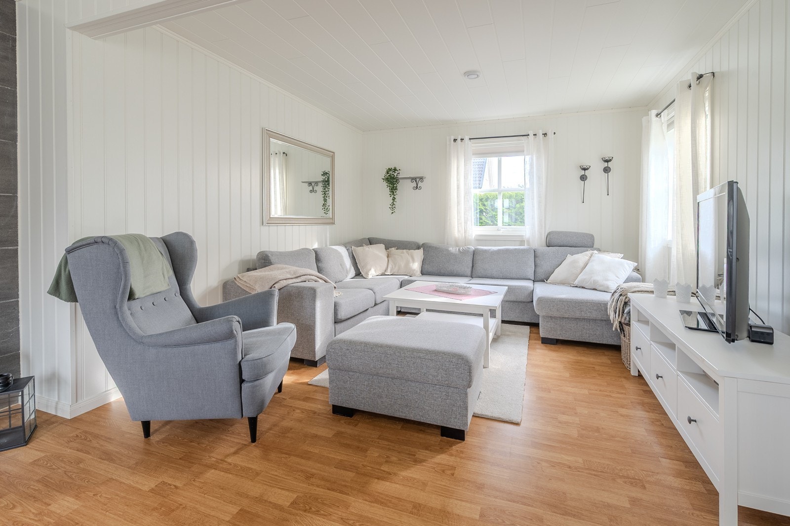 Naturlig sofakrok med god plass til stor sofa Galleribilde