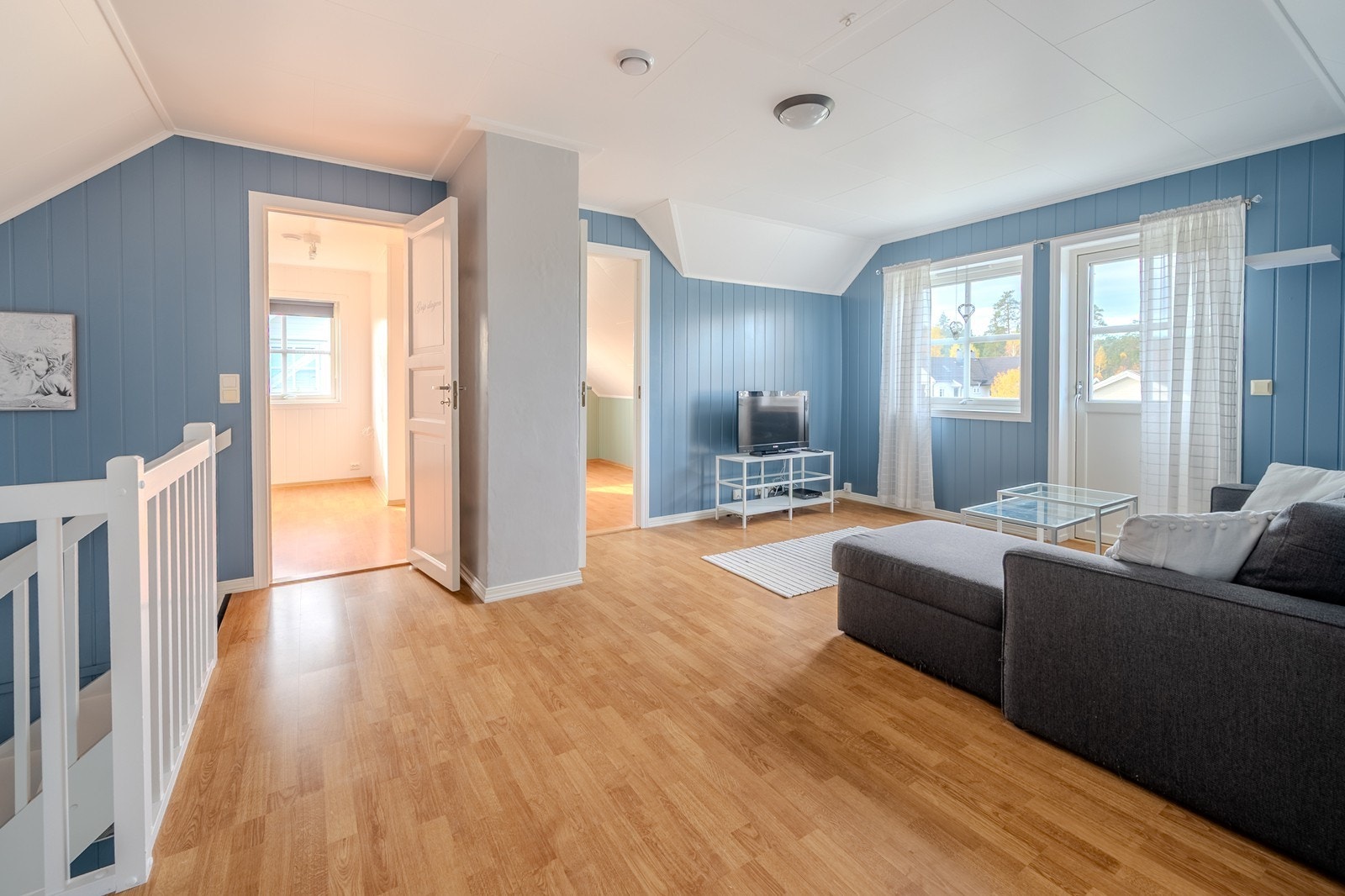 Romslig loftstue Galleribilde