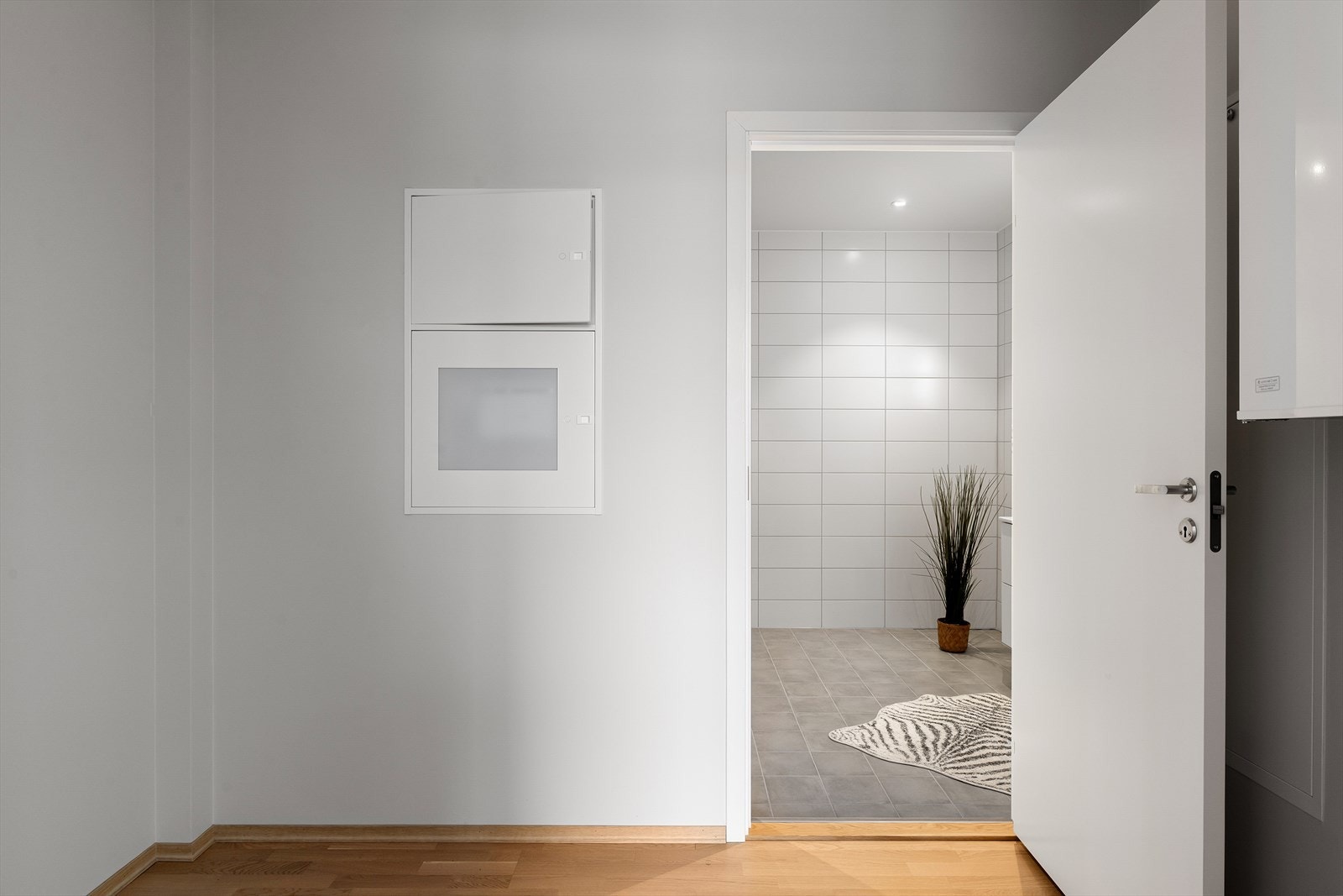 En innvendig bod og en sportsbod som kan sies å være svært praktisk for oppbevaring og lagring. Galleribilde