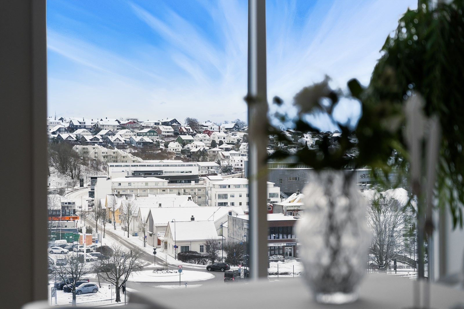 Utsikt fra stue/kjøkken. Galleribilde