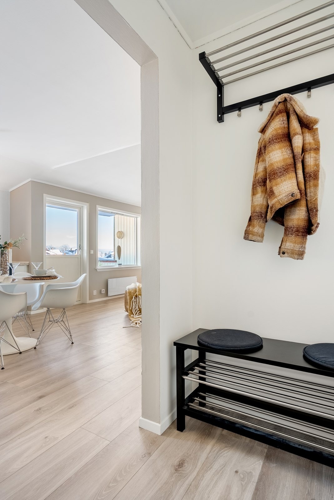 Entrè/ gang med plass for sko- klesoppbevaring Galleribilde