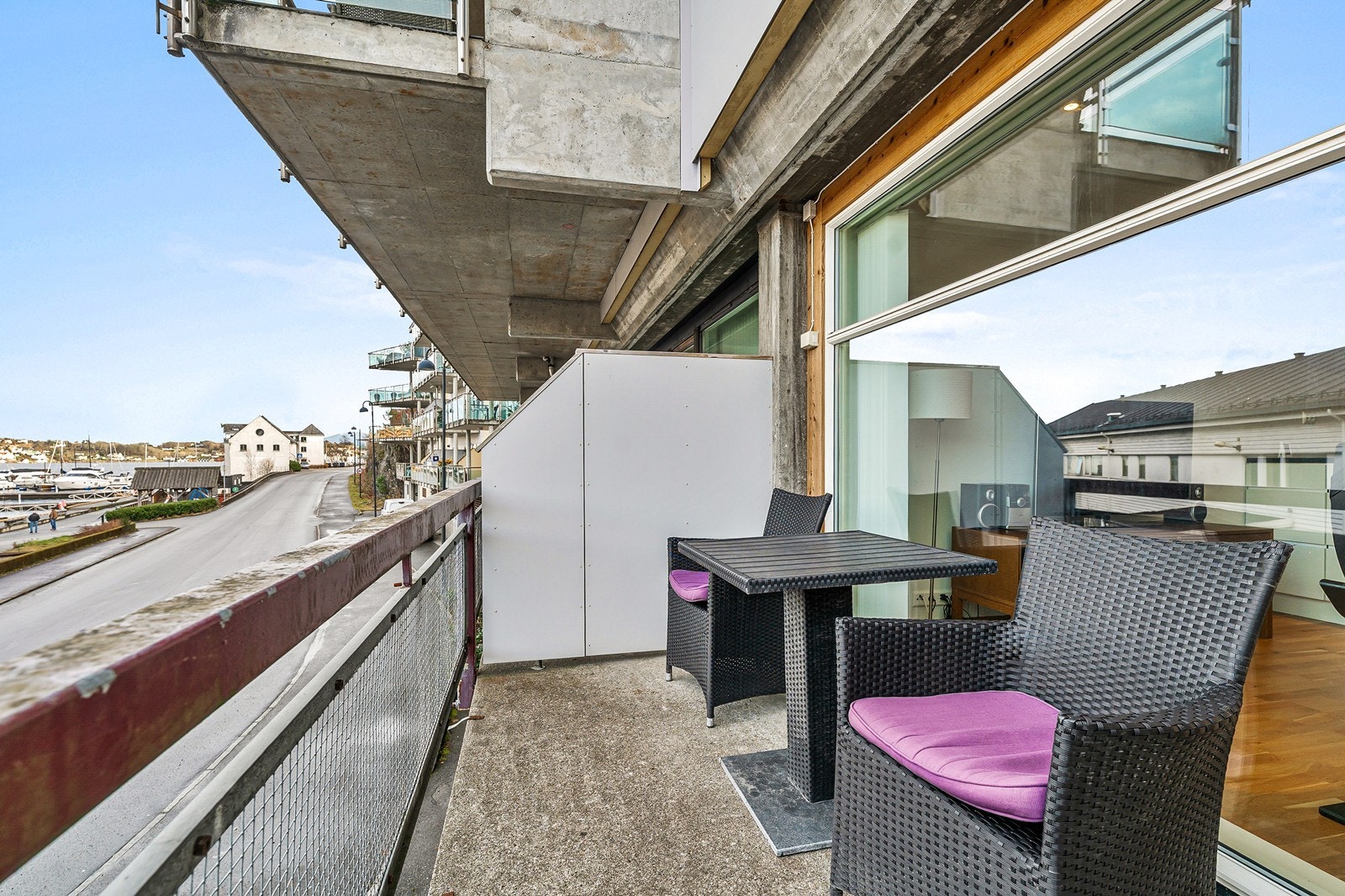 Altanen måler vel 9 m² med plass til både sittegruppe og beplantning. Galleribilde