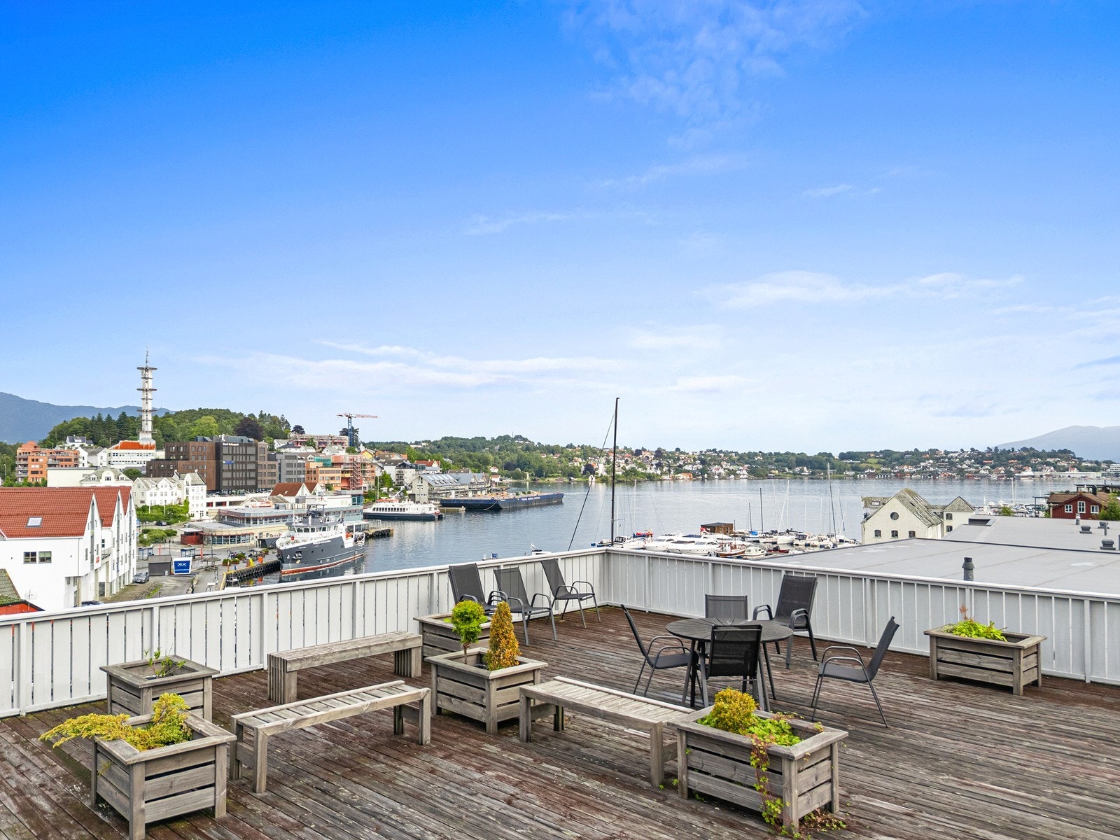 Flott utsikt fra felles takterrasse Galleribilde