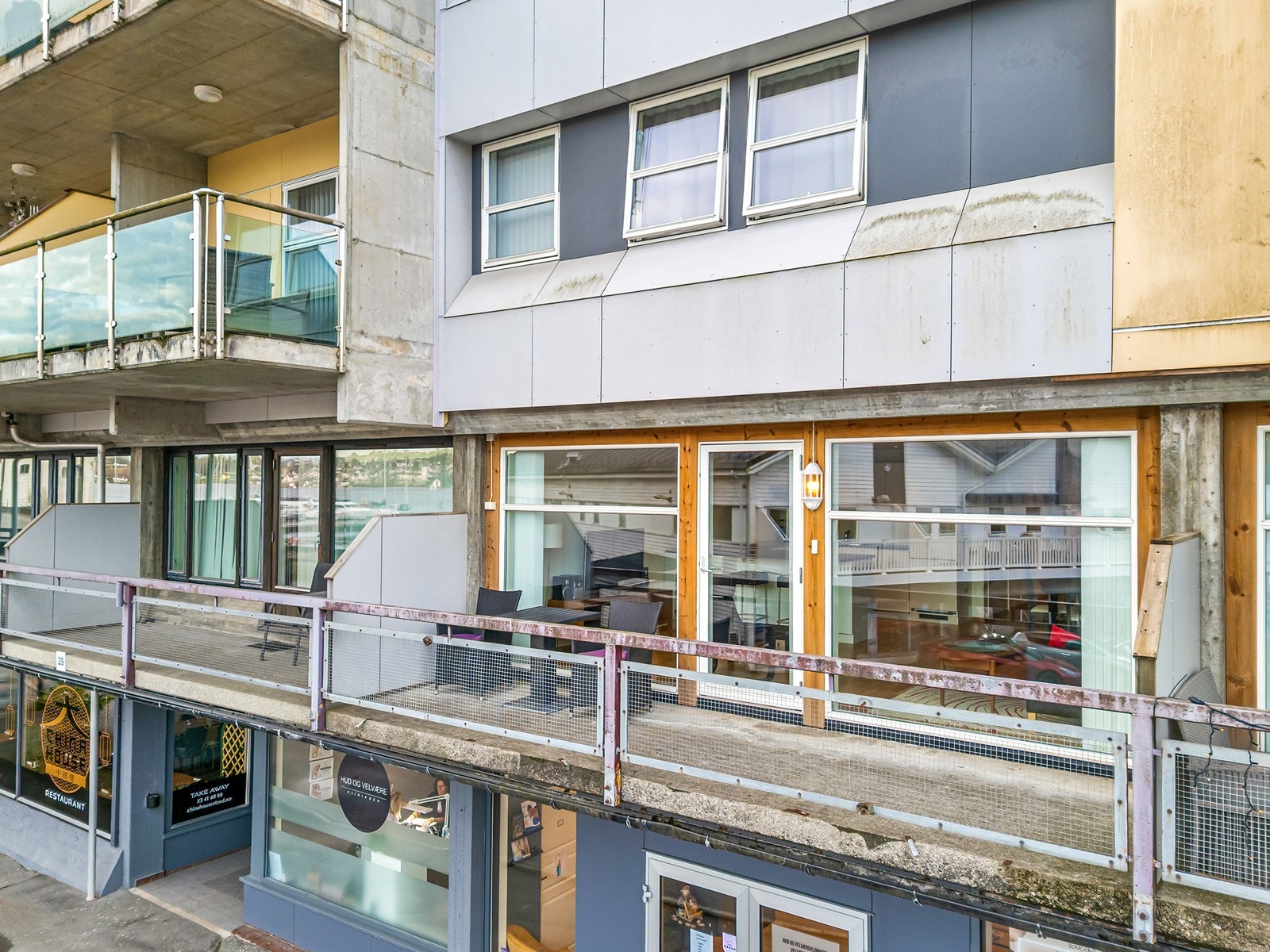 Romslig altan Galleribilde