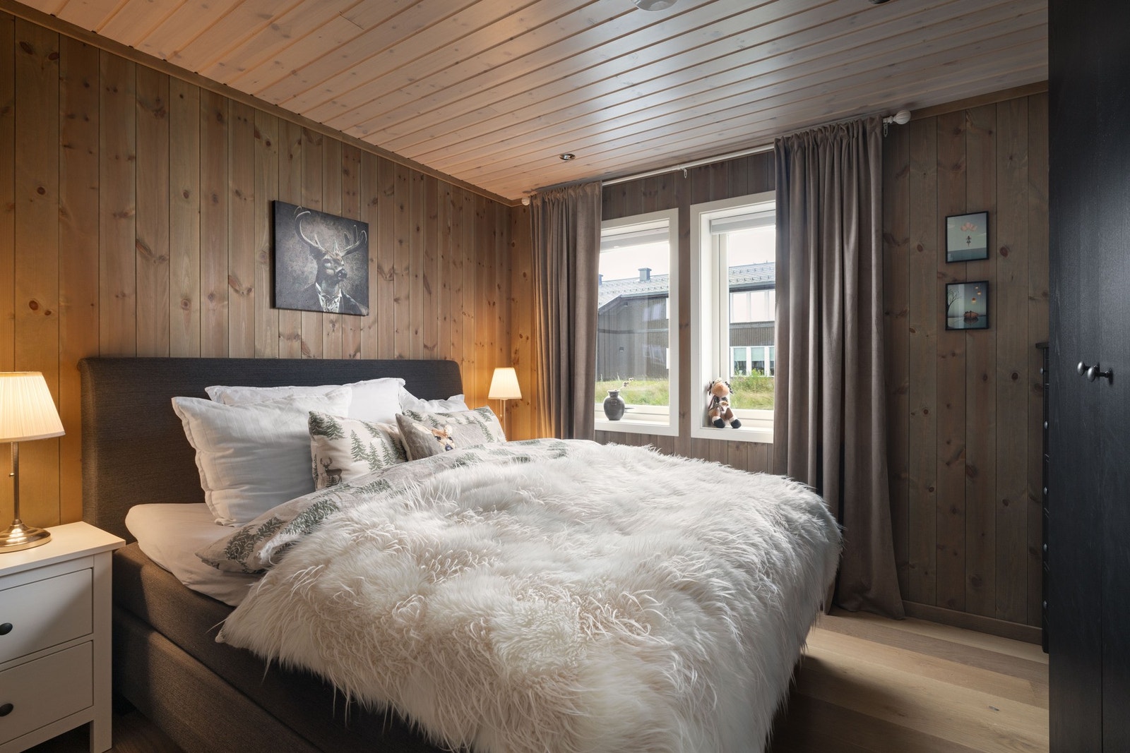 Soverom 1 med dobbeltseng. Galleribilde