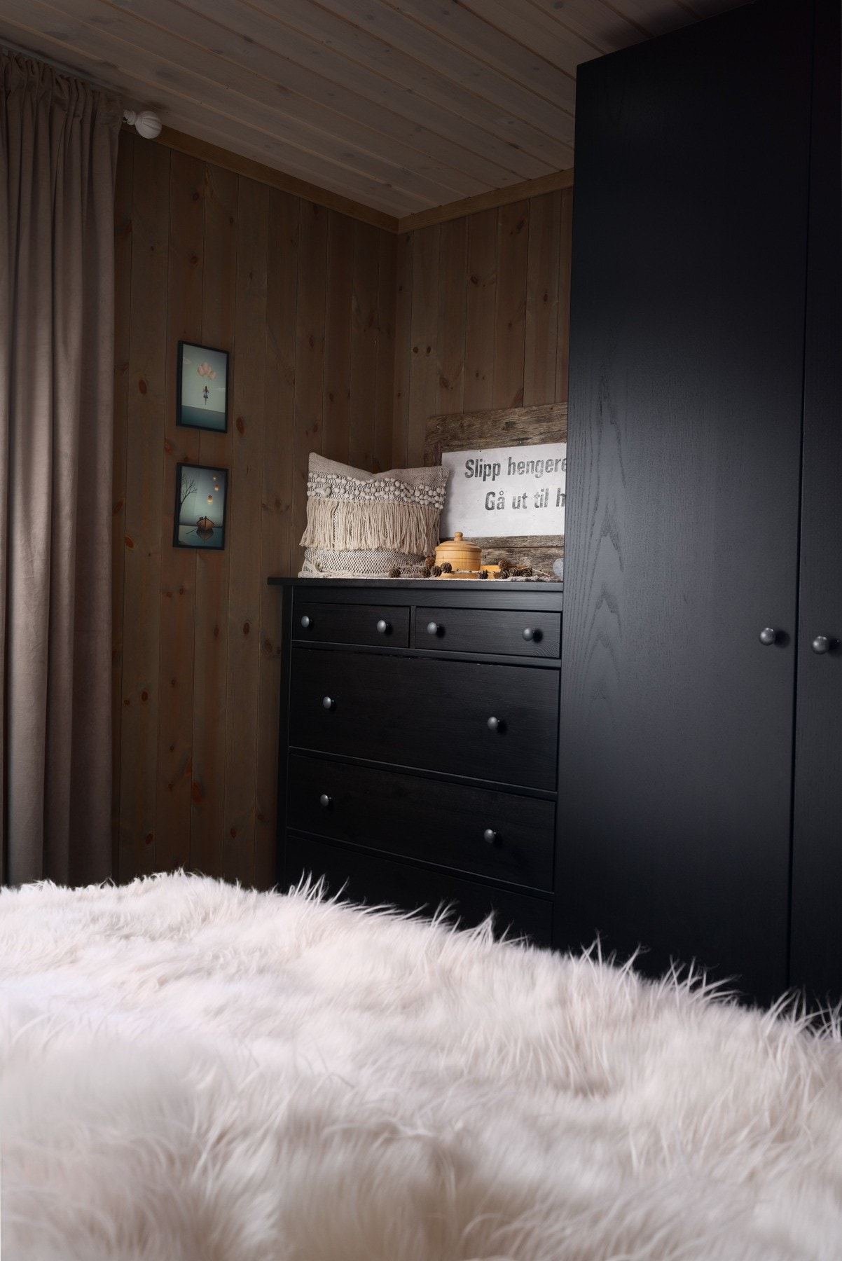 Garderobeløsning hovedsoverom. Galleribilde