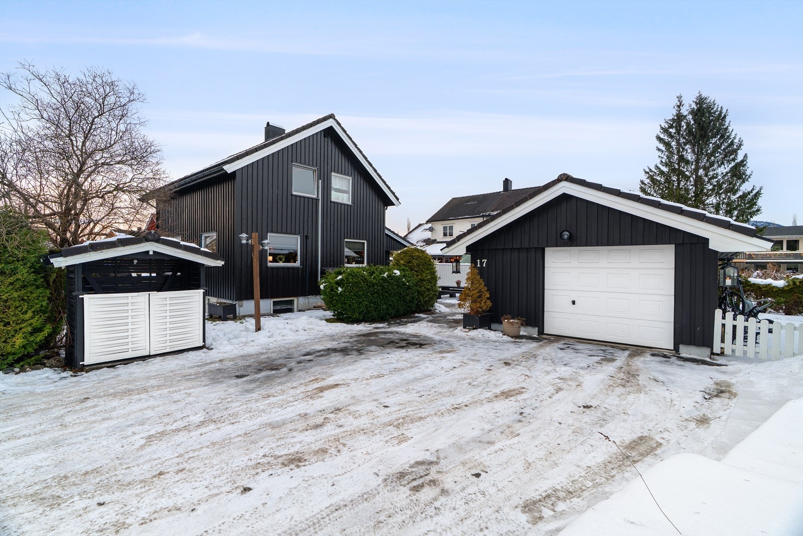 Strøket er i all hovedsak bestående av enebolig og småhusbebyggelse, er lite trafikkert og byr på trygge familievennlige omgivelser Galleribilde