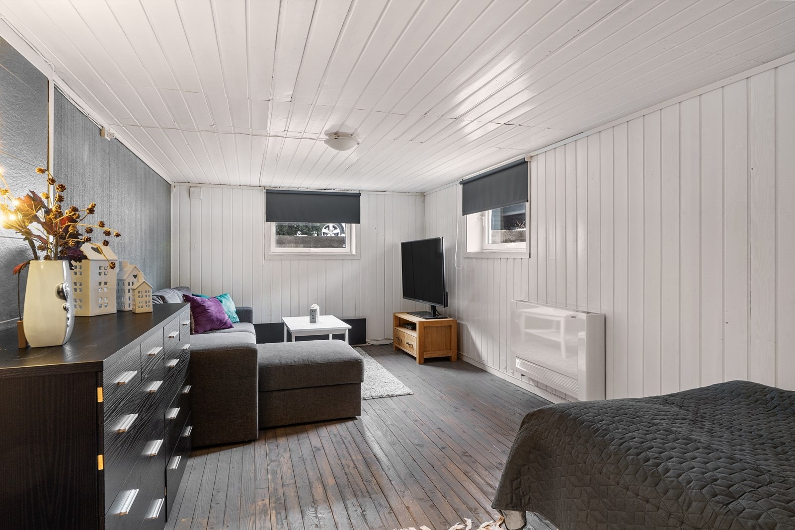 I tillegg til stuen har man et kjellerrom på hele 19 kvadratmeter som kan brukes til både kjellerstue og soverom, eller begge deler, alt etter behov Galleribilde