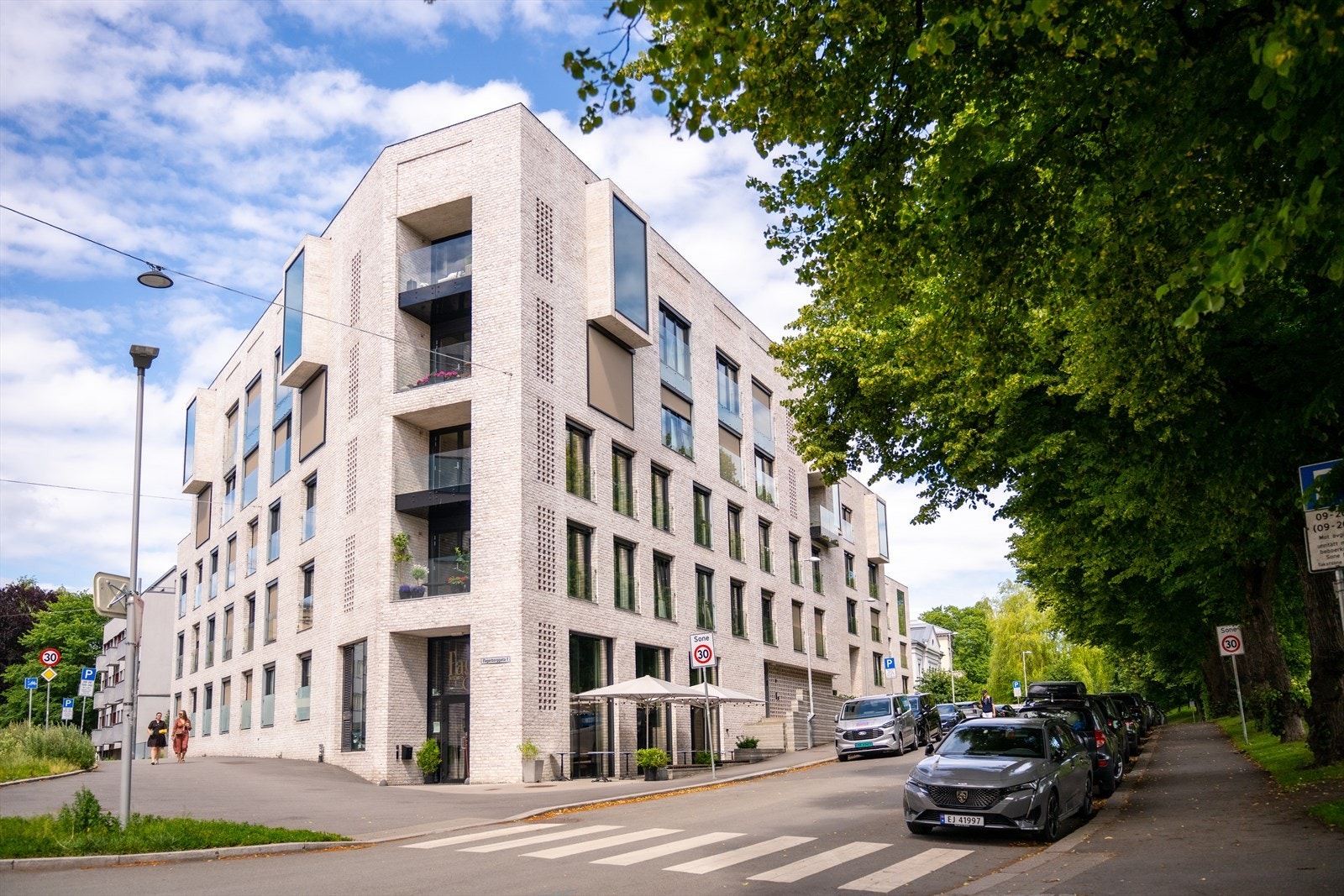 Moderne leilighet med Stensparken som nærmeste nabo. Galleribilde