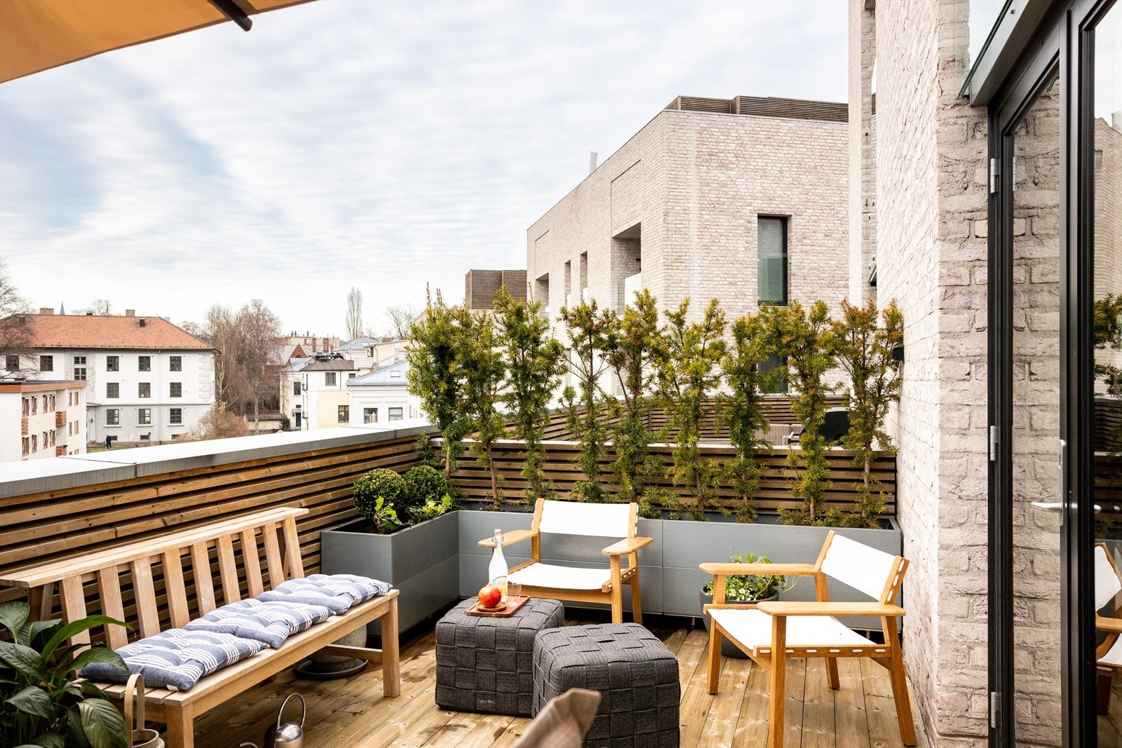 En moderne og innbydende 3-roms leilighet fra 2020 med gjennomgående høy standard. Galleribilde