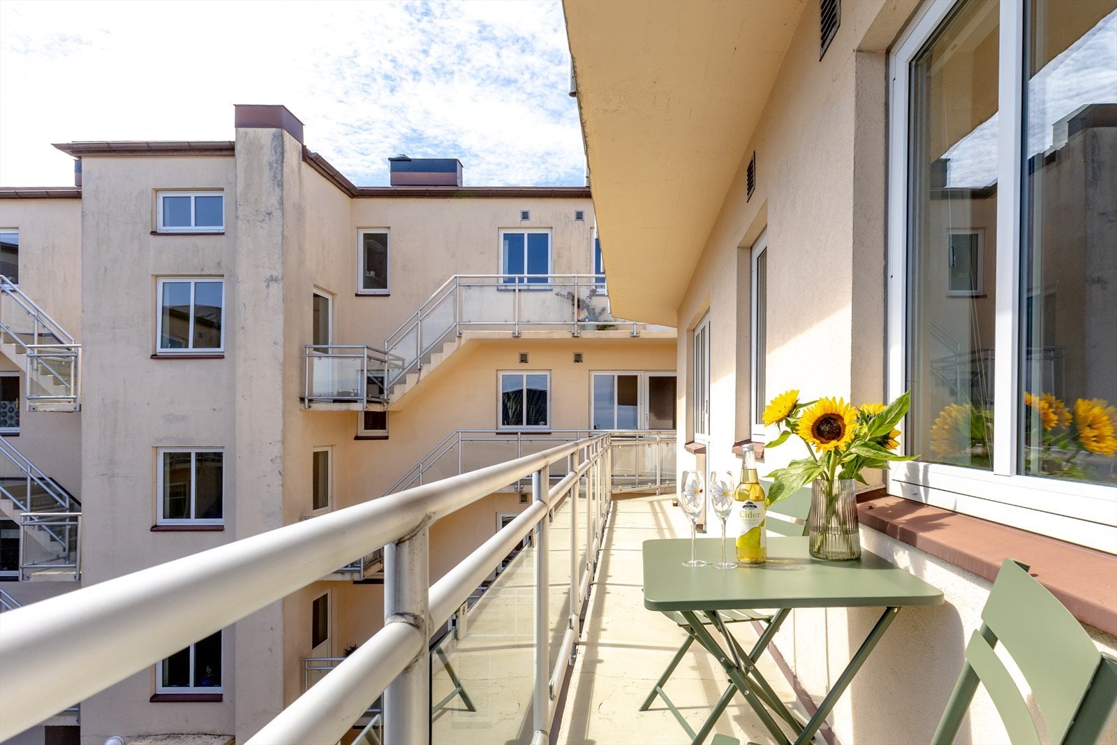 Balkong med gode solforhold. Galleribilde