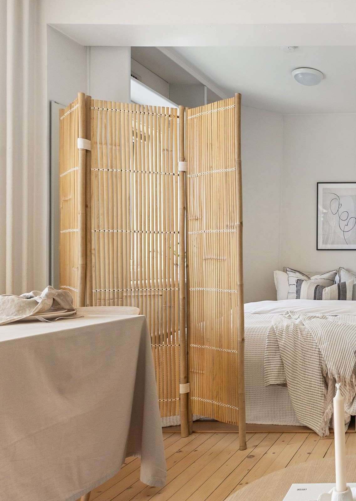 Smart og skjermet sovealkove - plassbesparende løsning som gir leiligheten en god romfølelse. Galleribilde