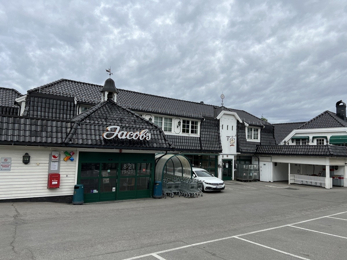 Nærområdet: 7 min. å gå til Jacobs, som kanskje er Norges beste delikatesse- og dagligvarebutikk. Galleribilde